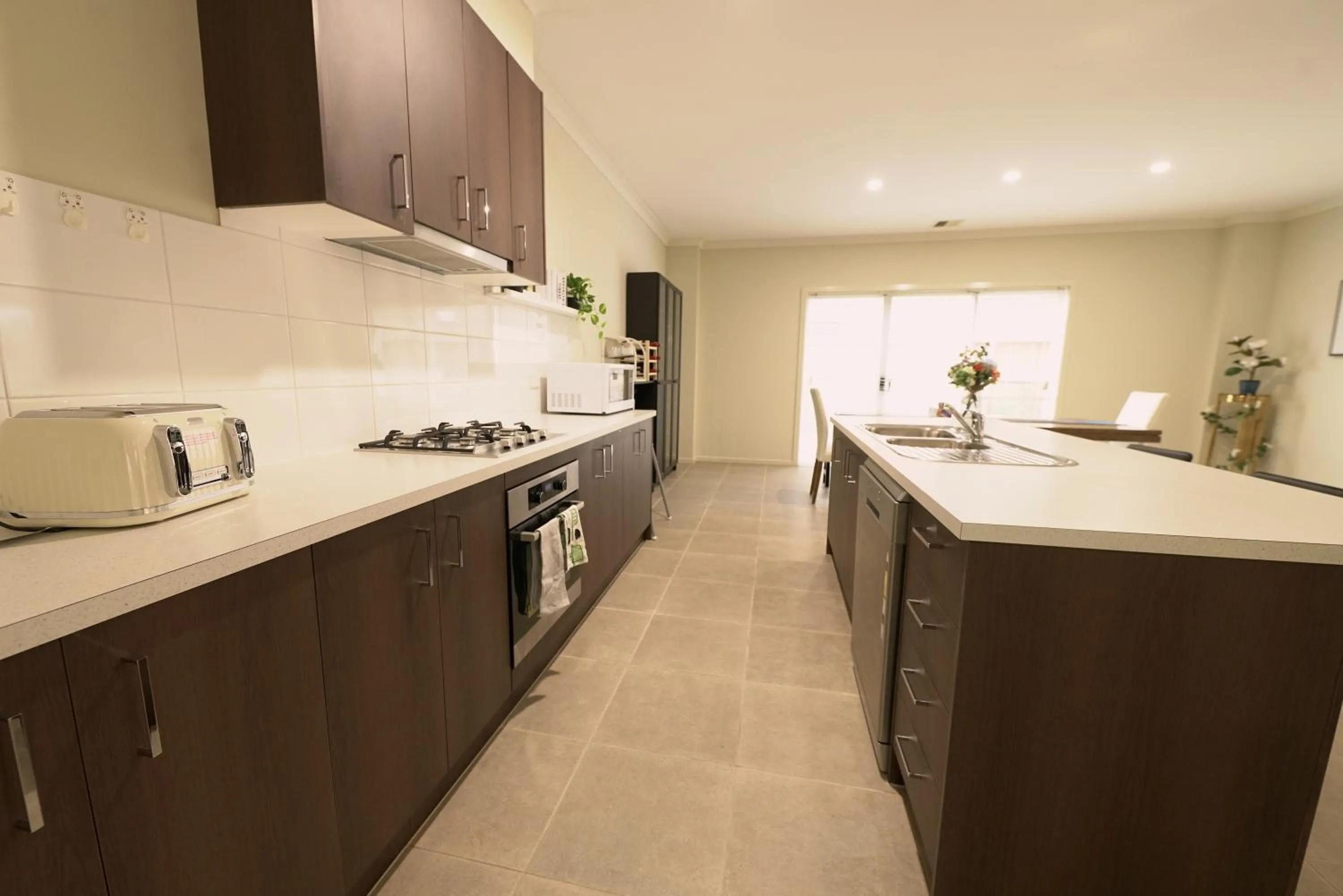 Kitchen or kitchenette in 6 Bedrooms & 4 Bathrooms Big House for Big Group