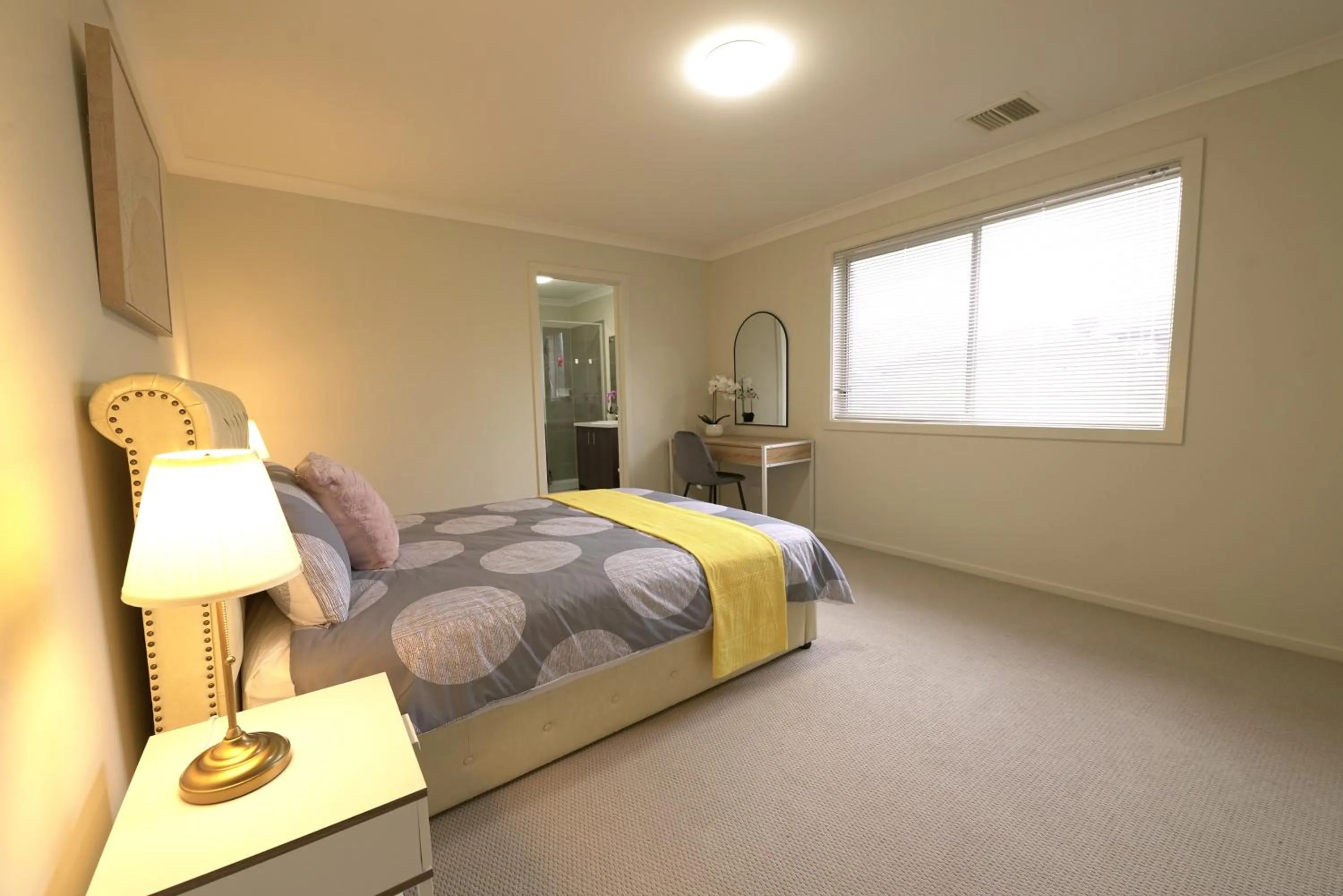 Bed in 6 Bedrooms & 4 Bathrooms Big House for Big Group
