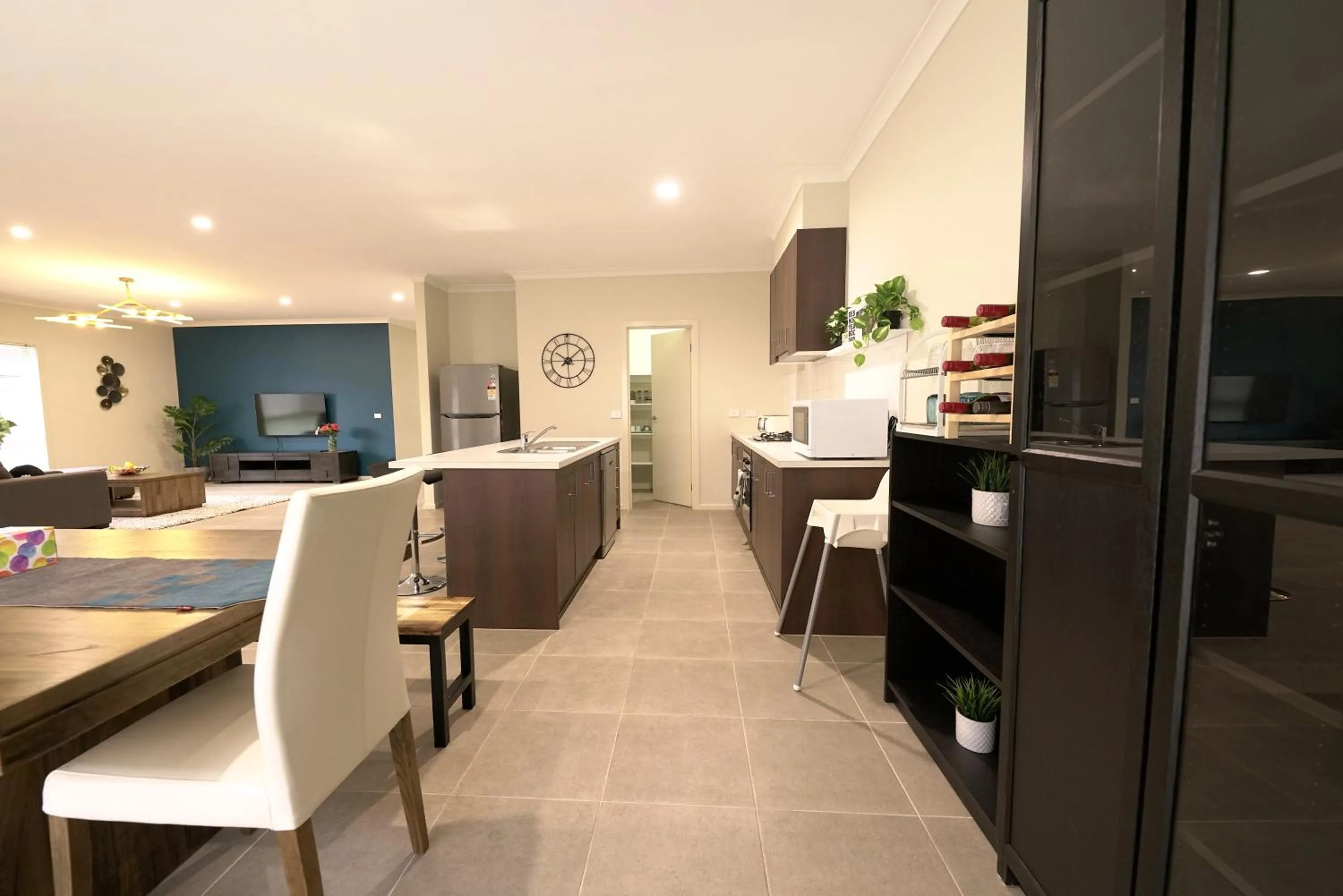 Kitchen or kitchenette in 6 Bedrooms & 4 Bathrooms Big House for Big Group