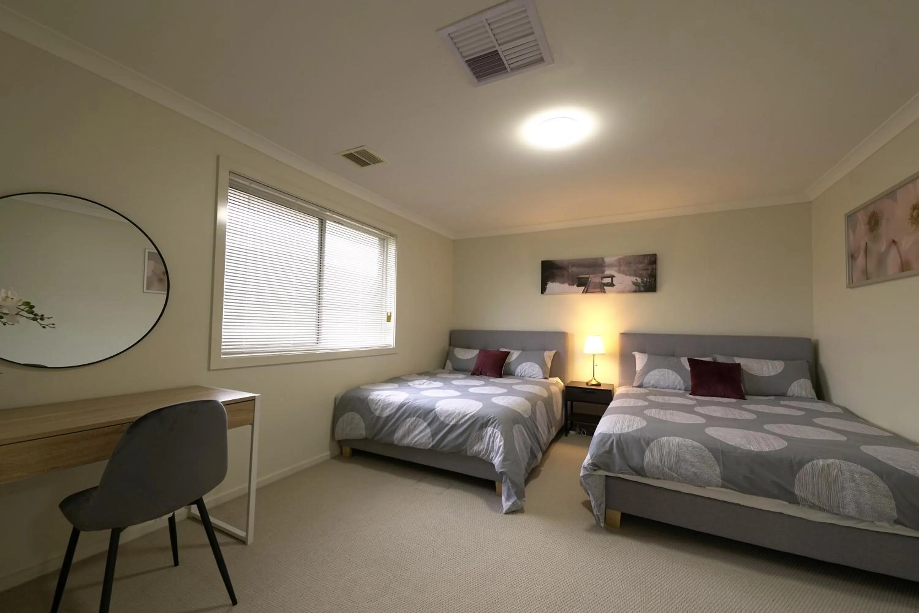 Bed in 6 Bedrooms & 4 Bathrooms Big House for Big Group