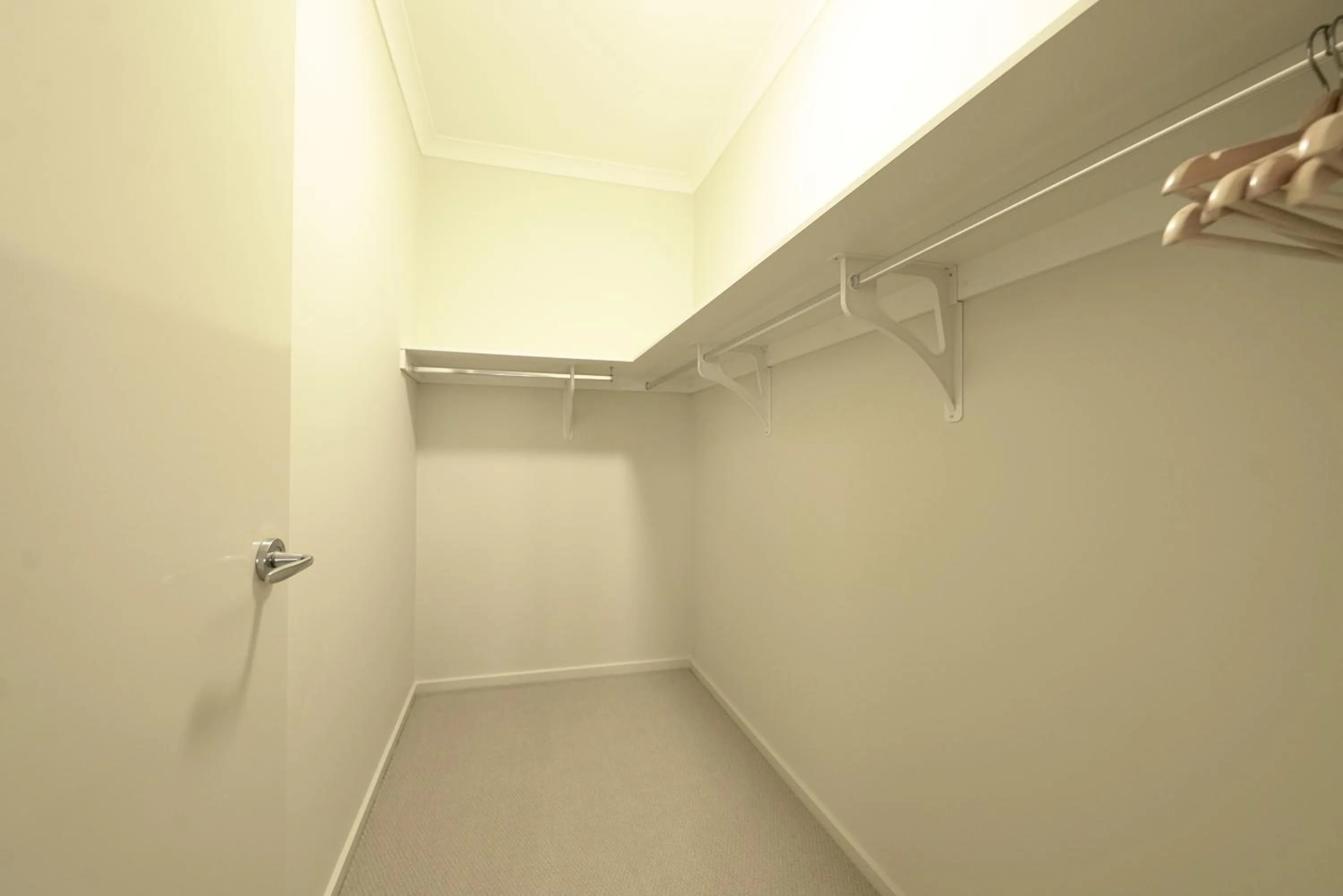 wardrobe in 6 Bedrooms & 4 Bathrooms Big House for Big Group