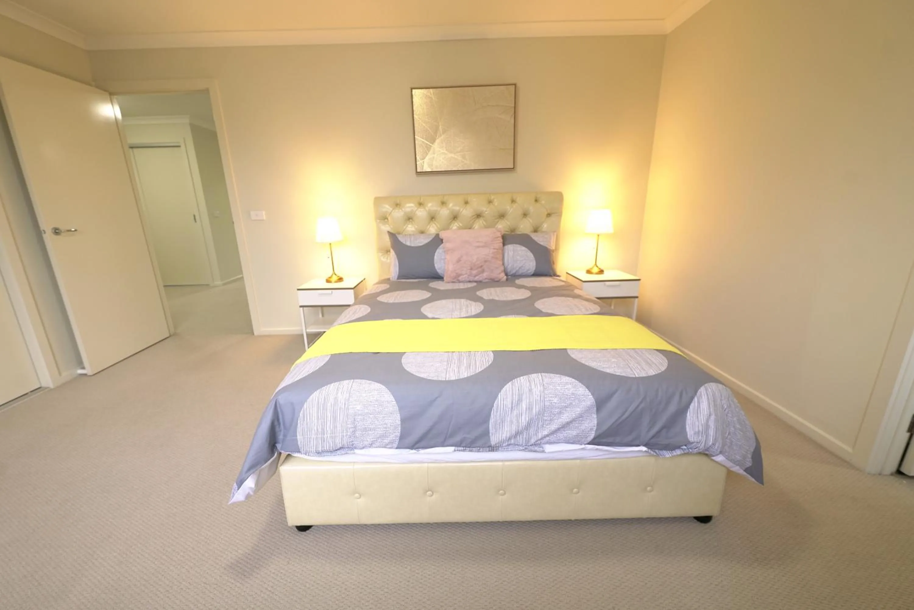 Bed in 6 Bedrooms & 4 Bathrooms Big House for Big Group