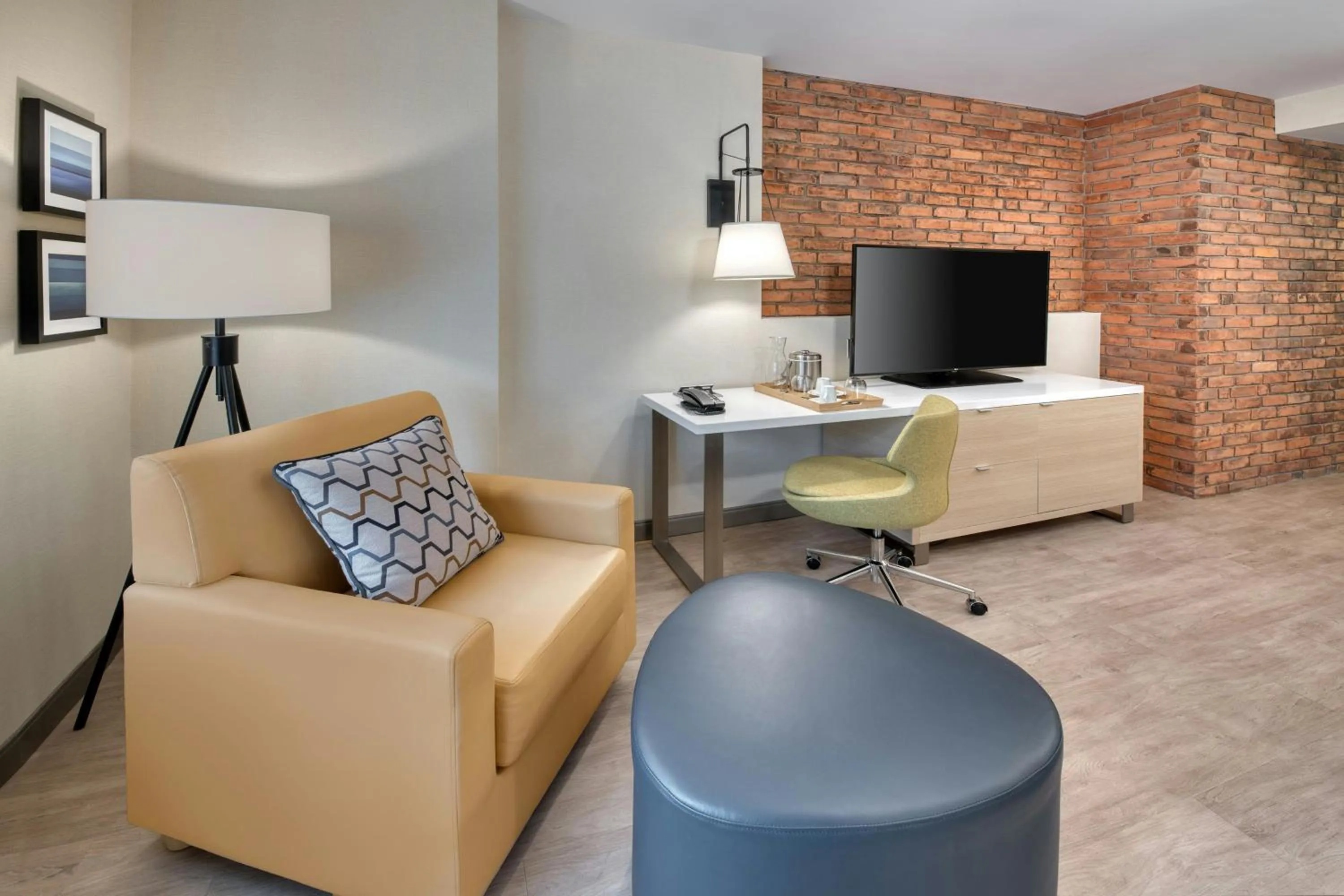 Photo of the whole room in The Insignia Hotel, Sarnia, a Tribute Portfolio Hotel