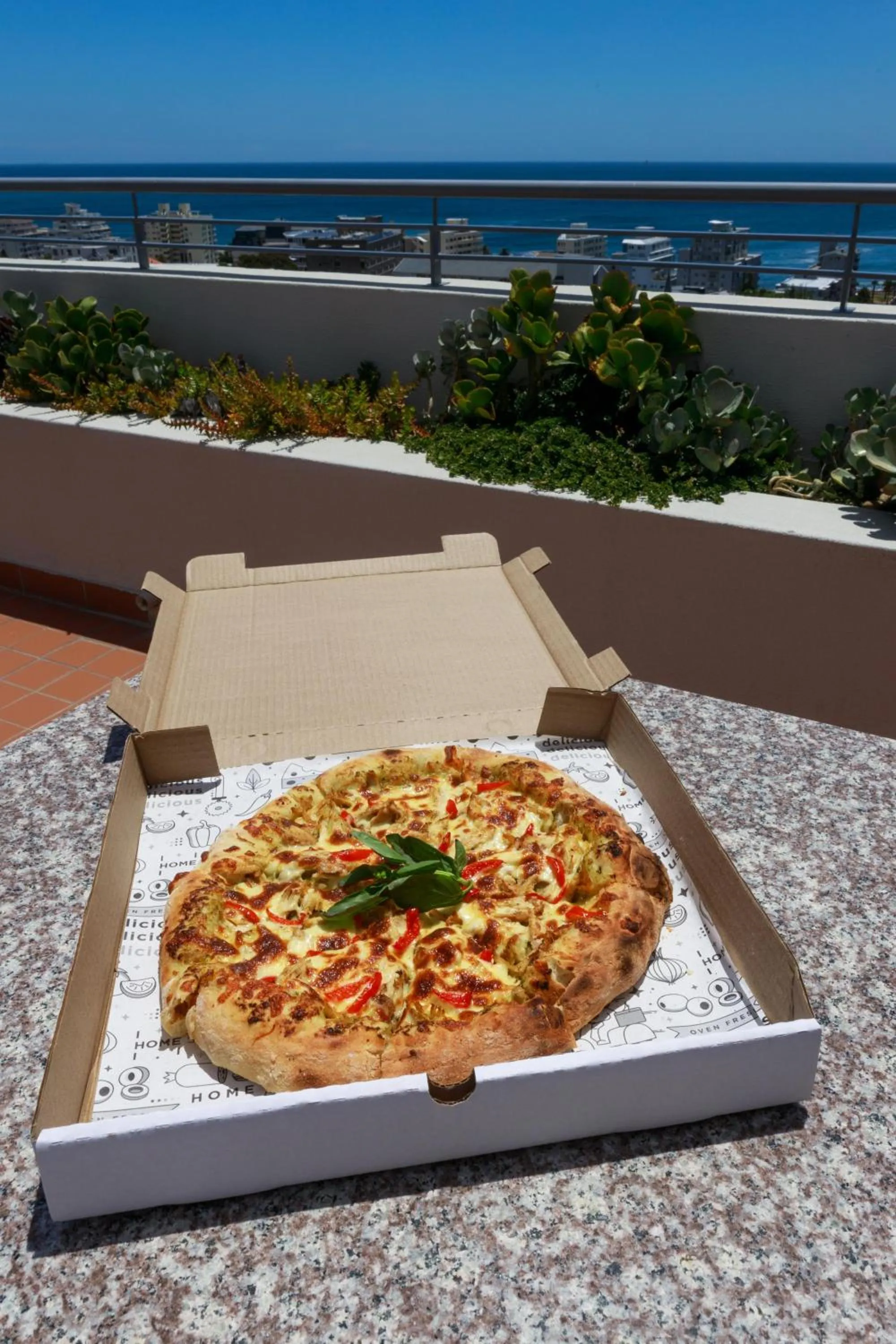 Restaurant/places to eat in Home Suite Hotels Sea Point