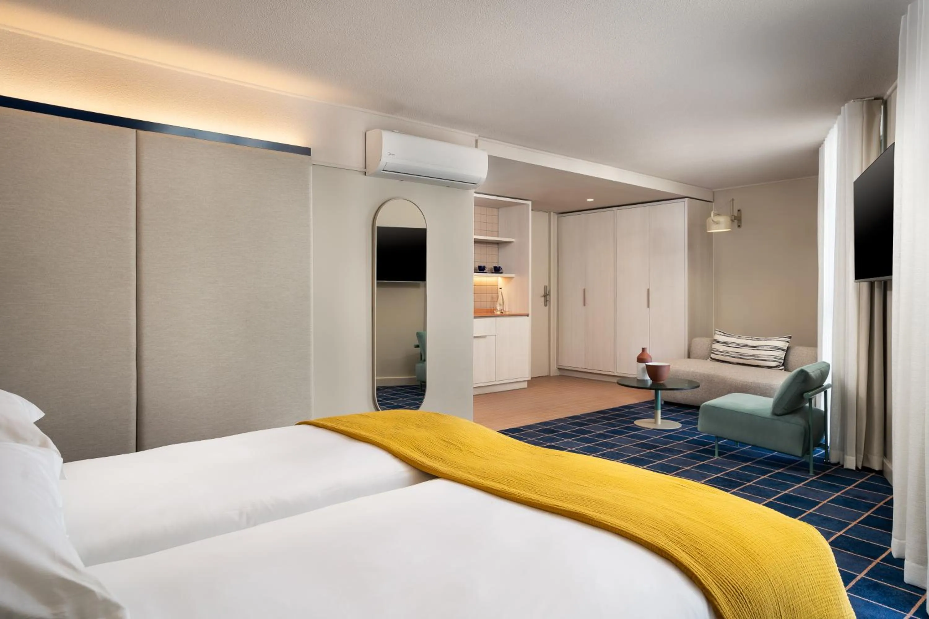 Bed in Home Suite Hotels Sea Point