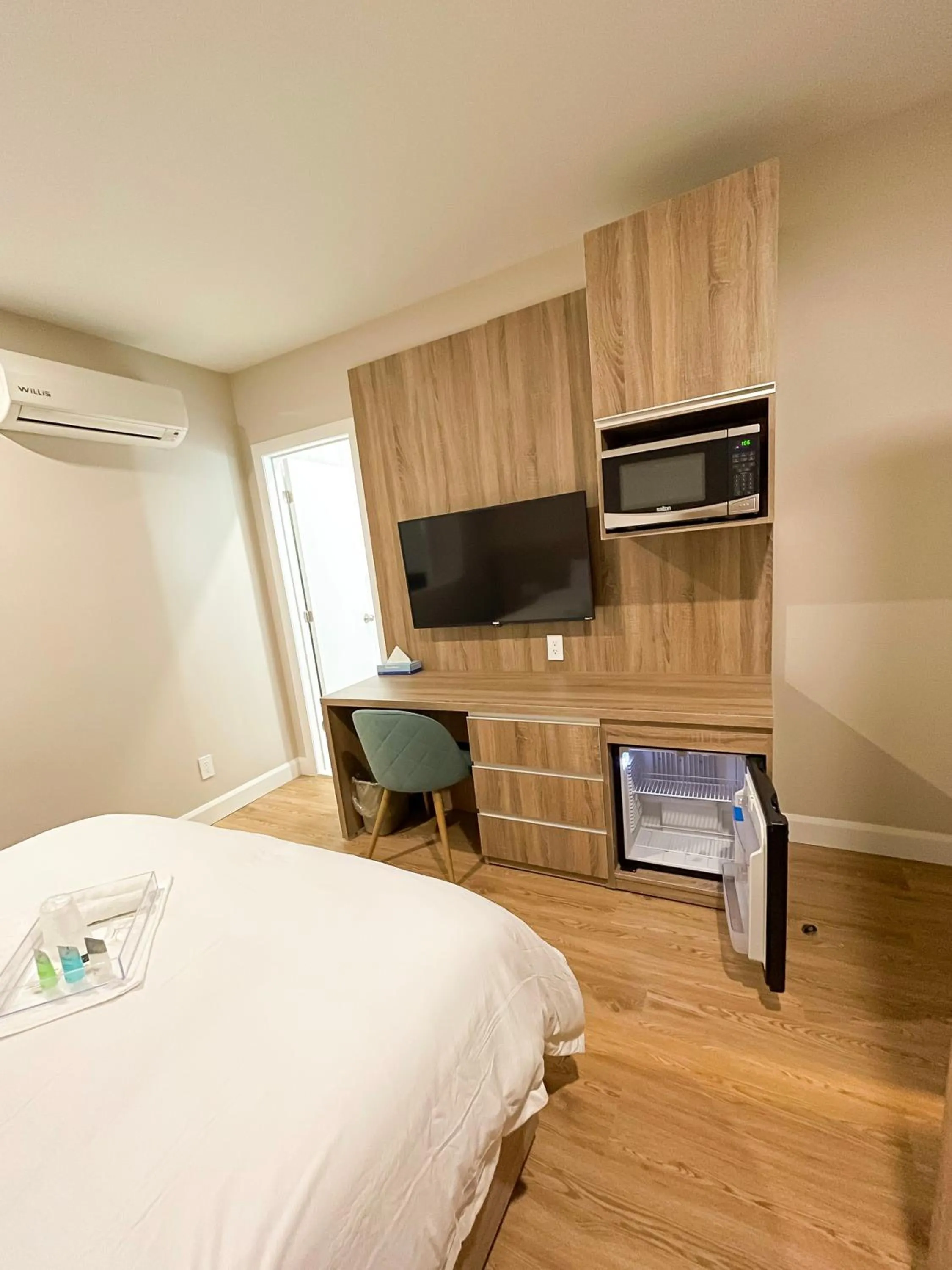 Bed in Hotel Saint-Andre