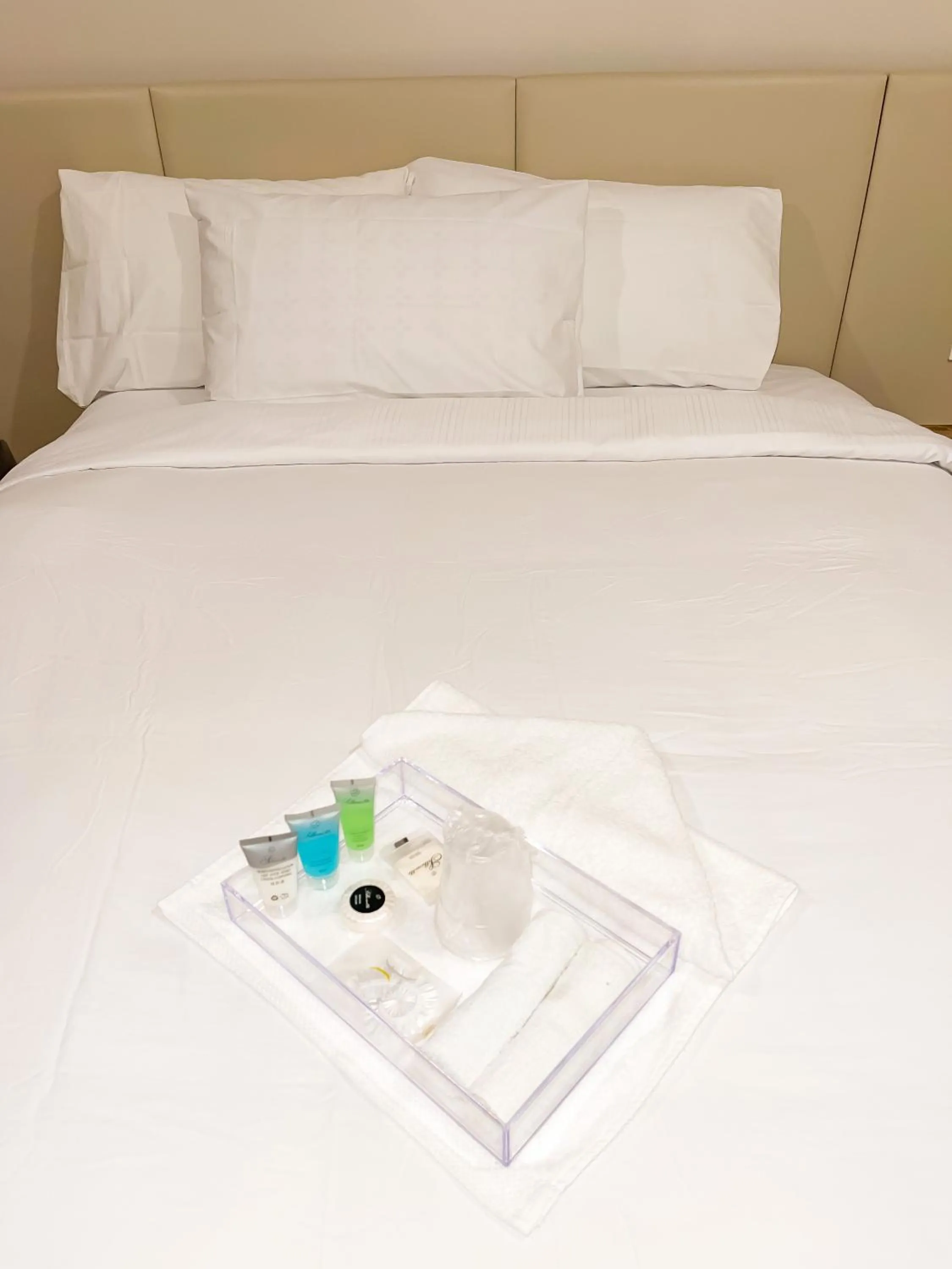 Bed in Hotel Saint-Andre