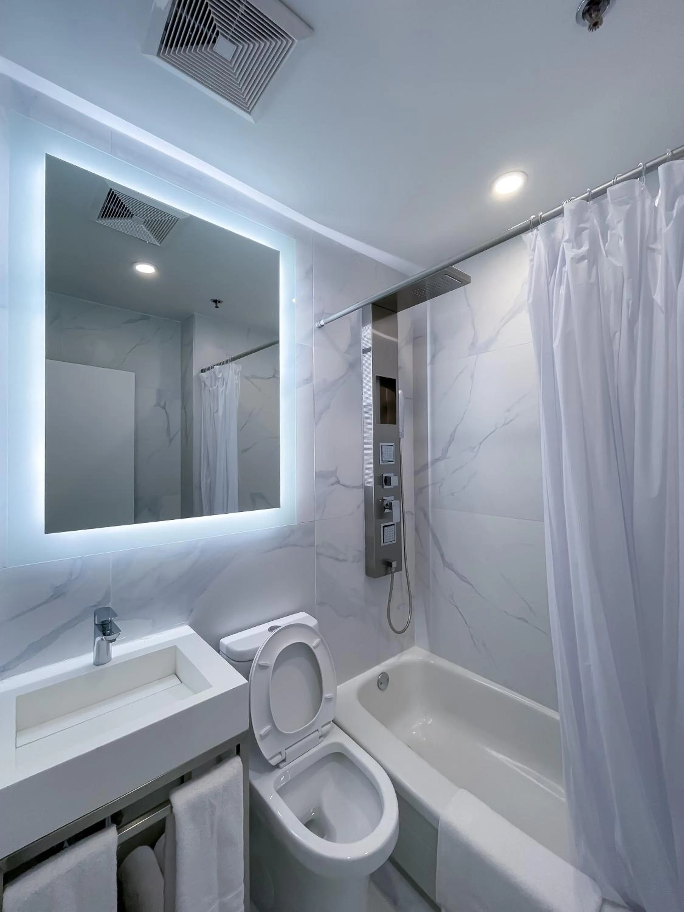 Shower in Hotel Saint-Andre