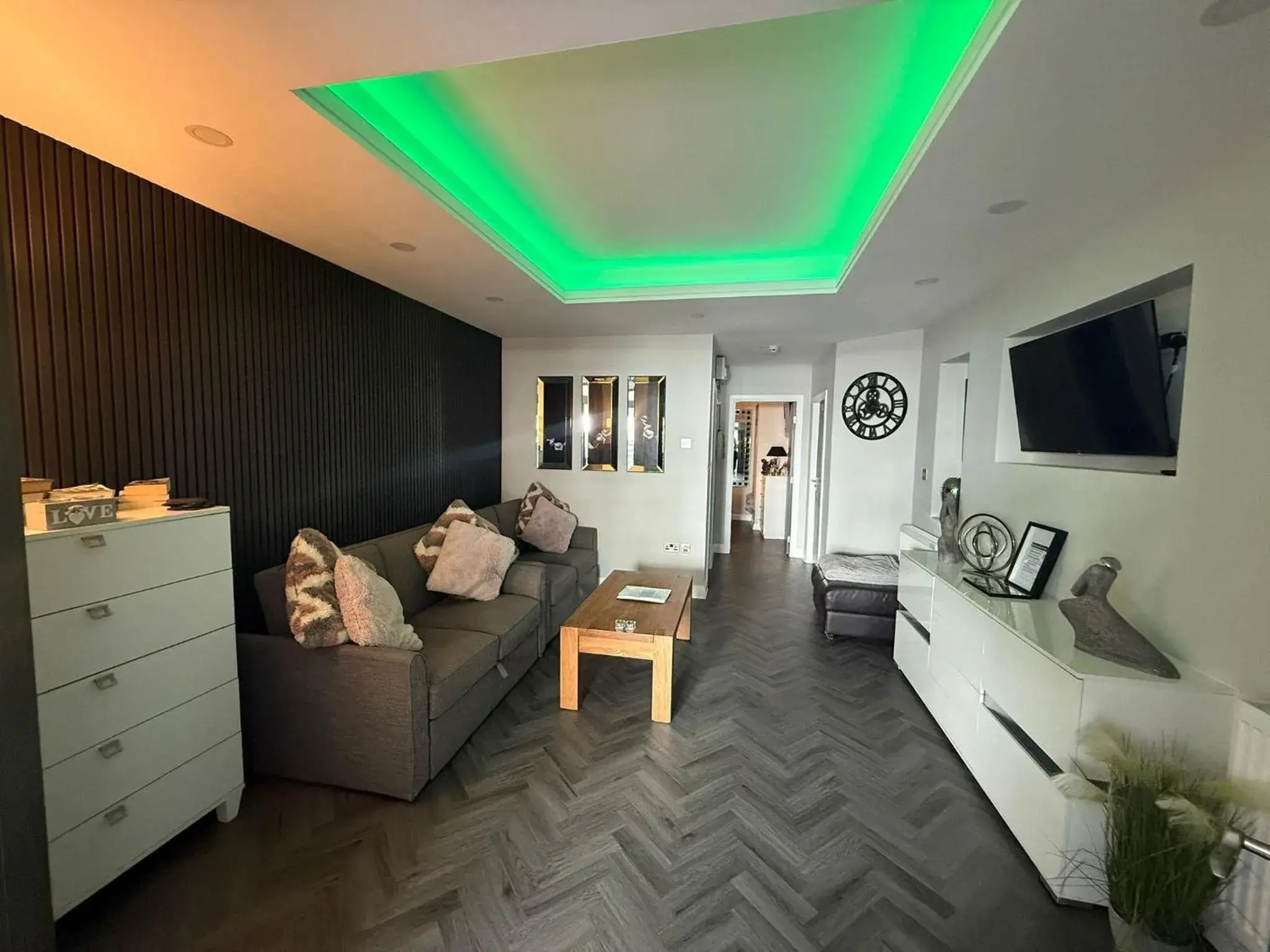 Living room in Eden Suite Sasco Apartments Living room in Eden Suite Sasco Apartments