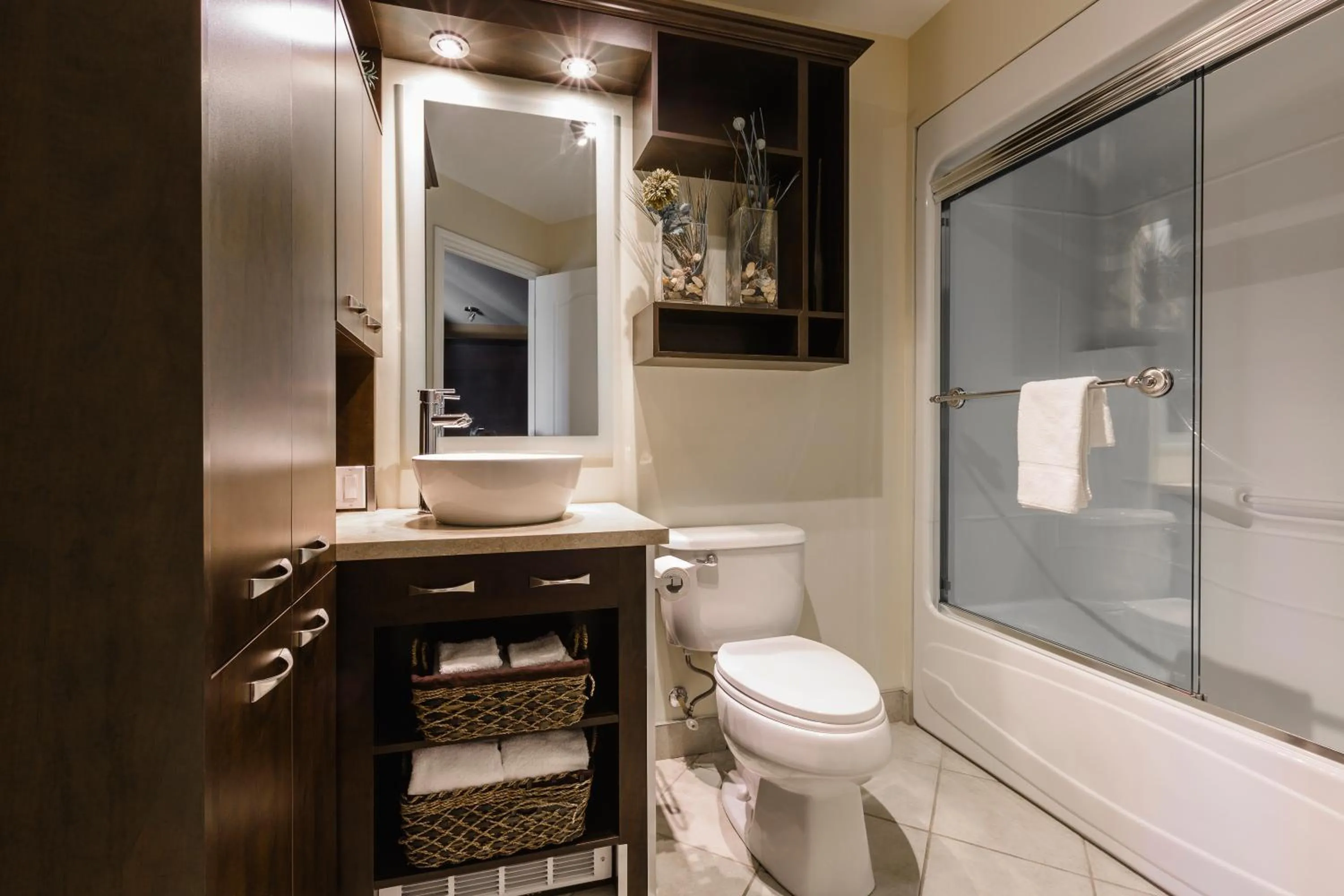 Toilet in Hotel Le Littoral