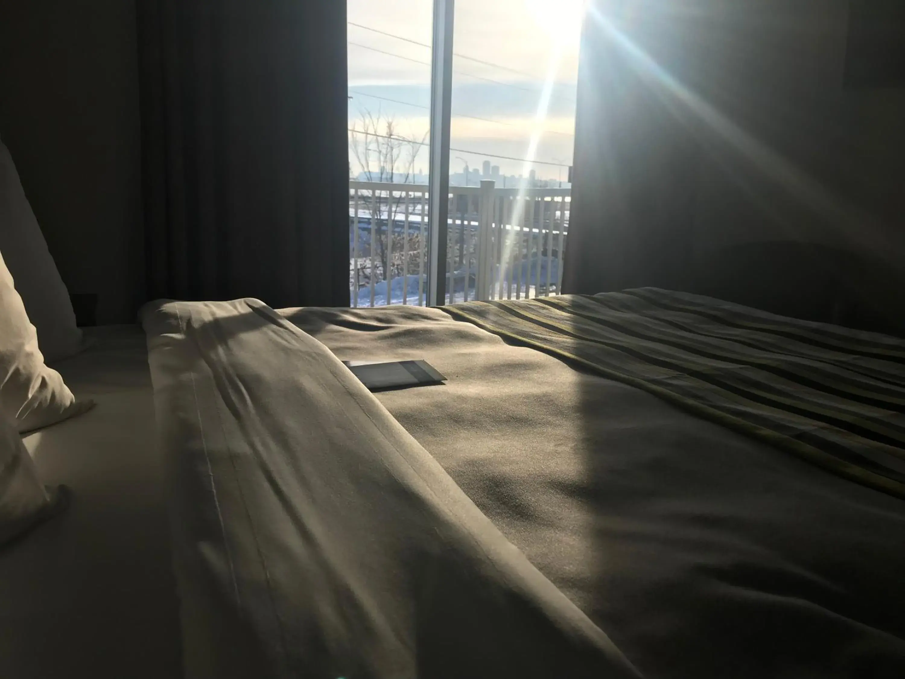 Coffee/tea facilities, Bed in Hotel Le Littoral Coffee/tea facilities, Bed in Hotel Le Littoral