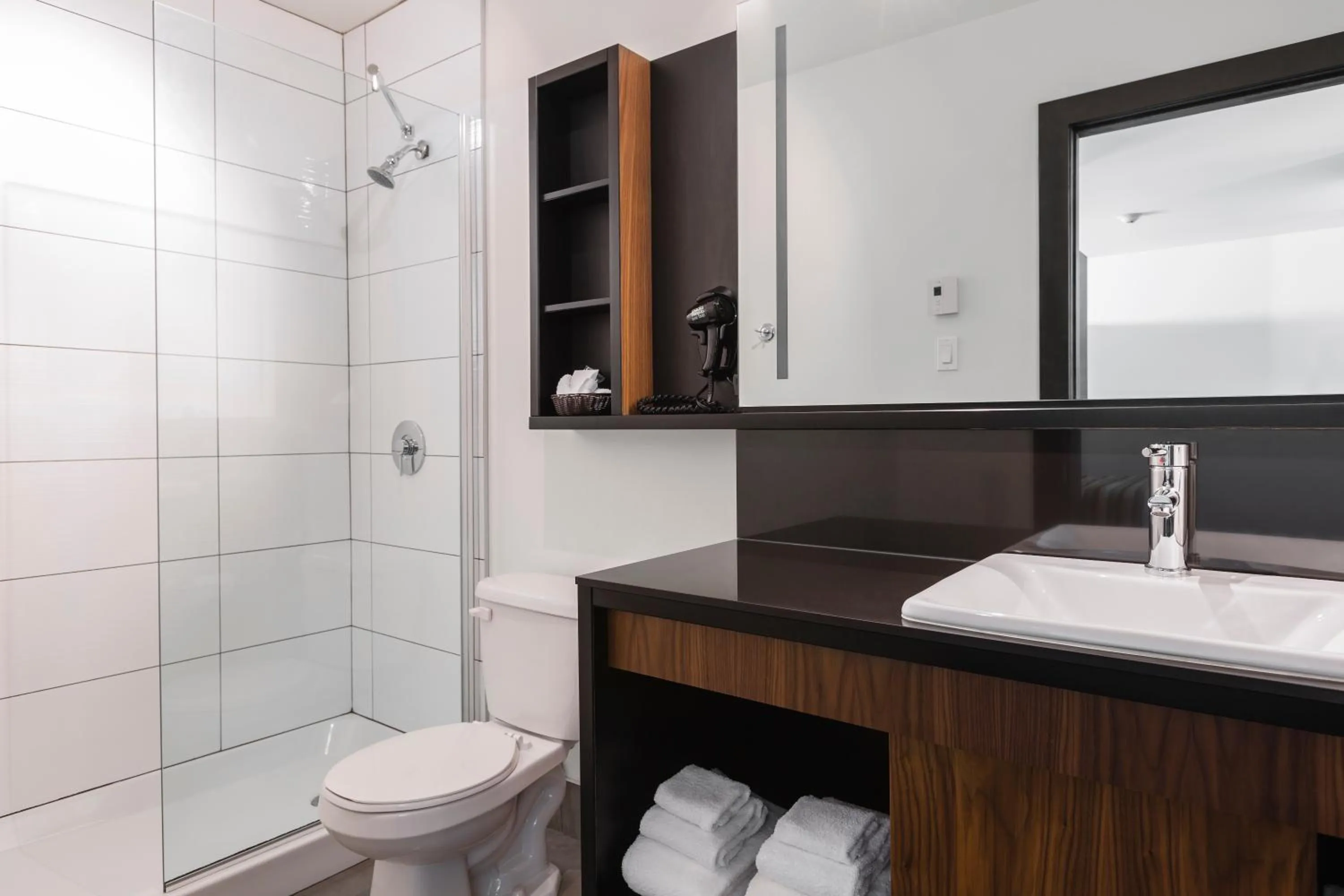 Toilet in Hotel Le Littoral