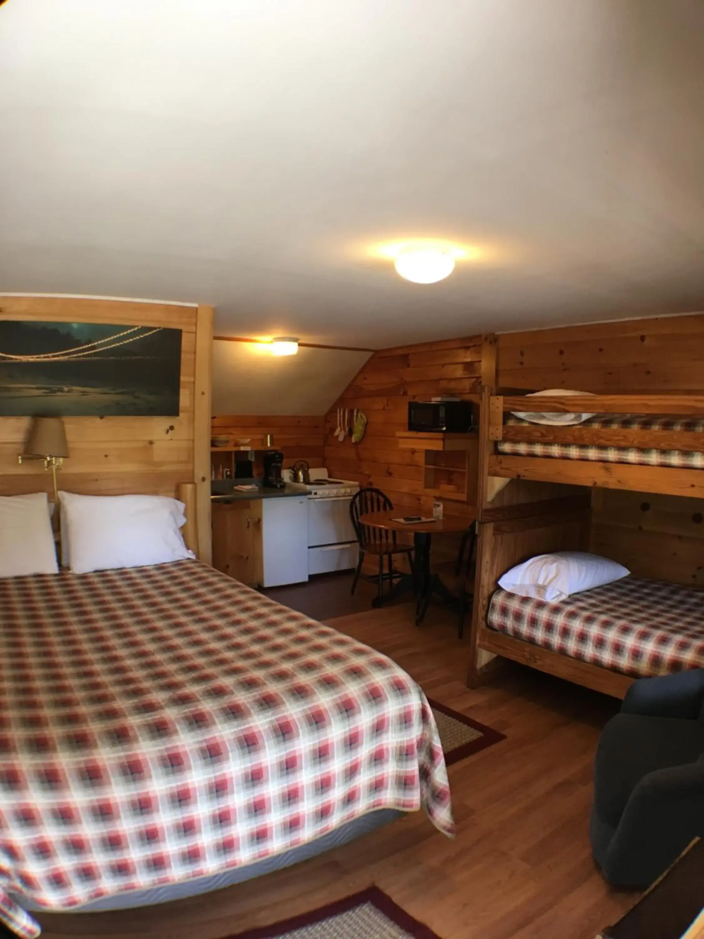 bunk bed, Bed in Mountain View Motel & Campground bunk bed, Bed in Mountain View Motel & Campground