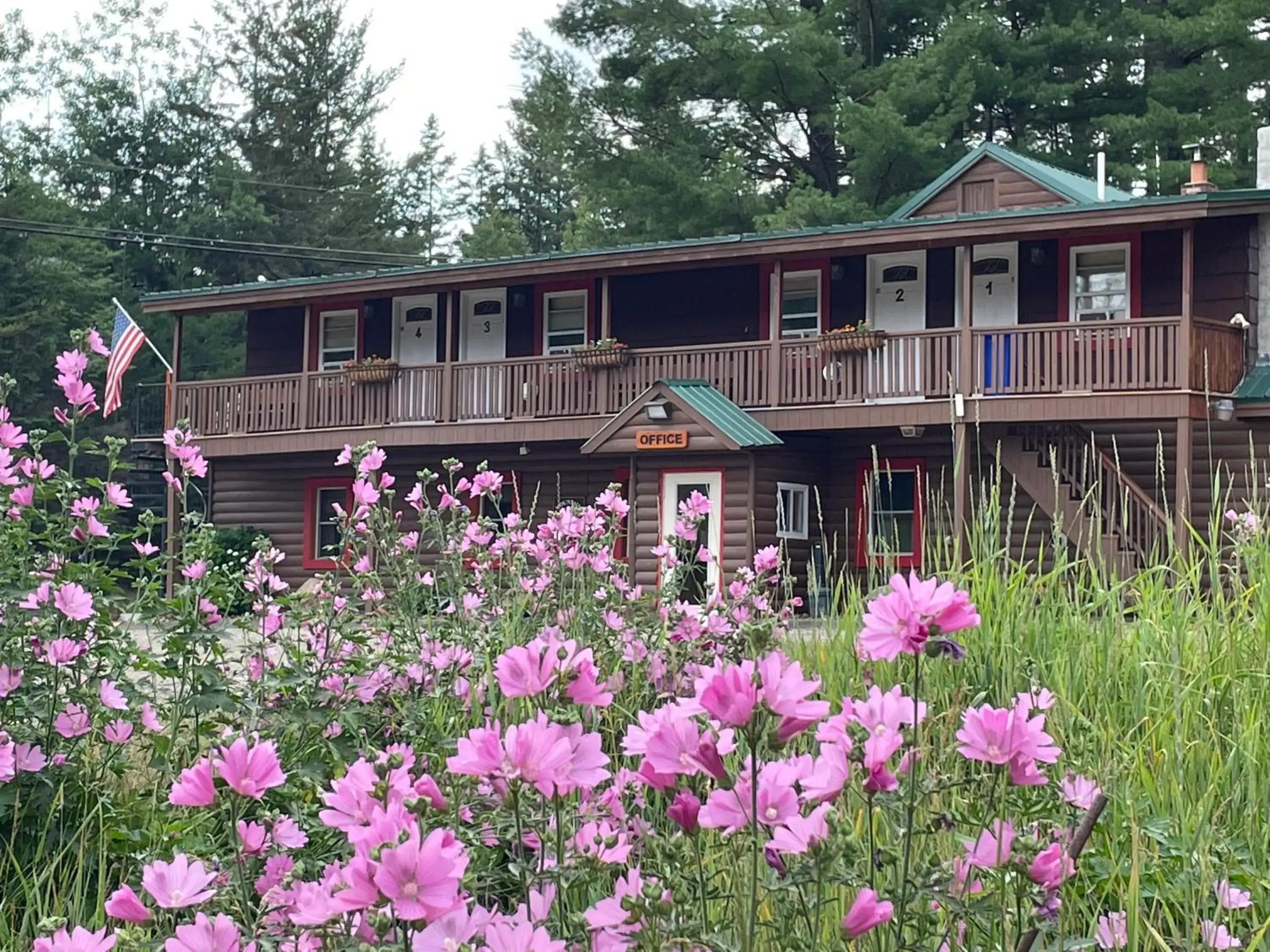 Property building in Mountain View Motel & Campground Property building in Mountain View Motel & Campground