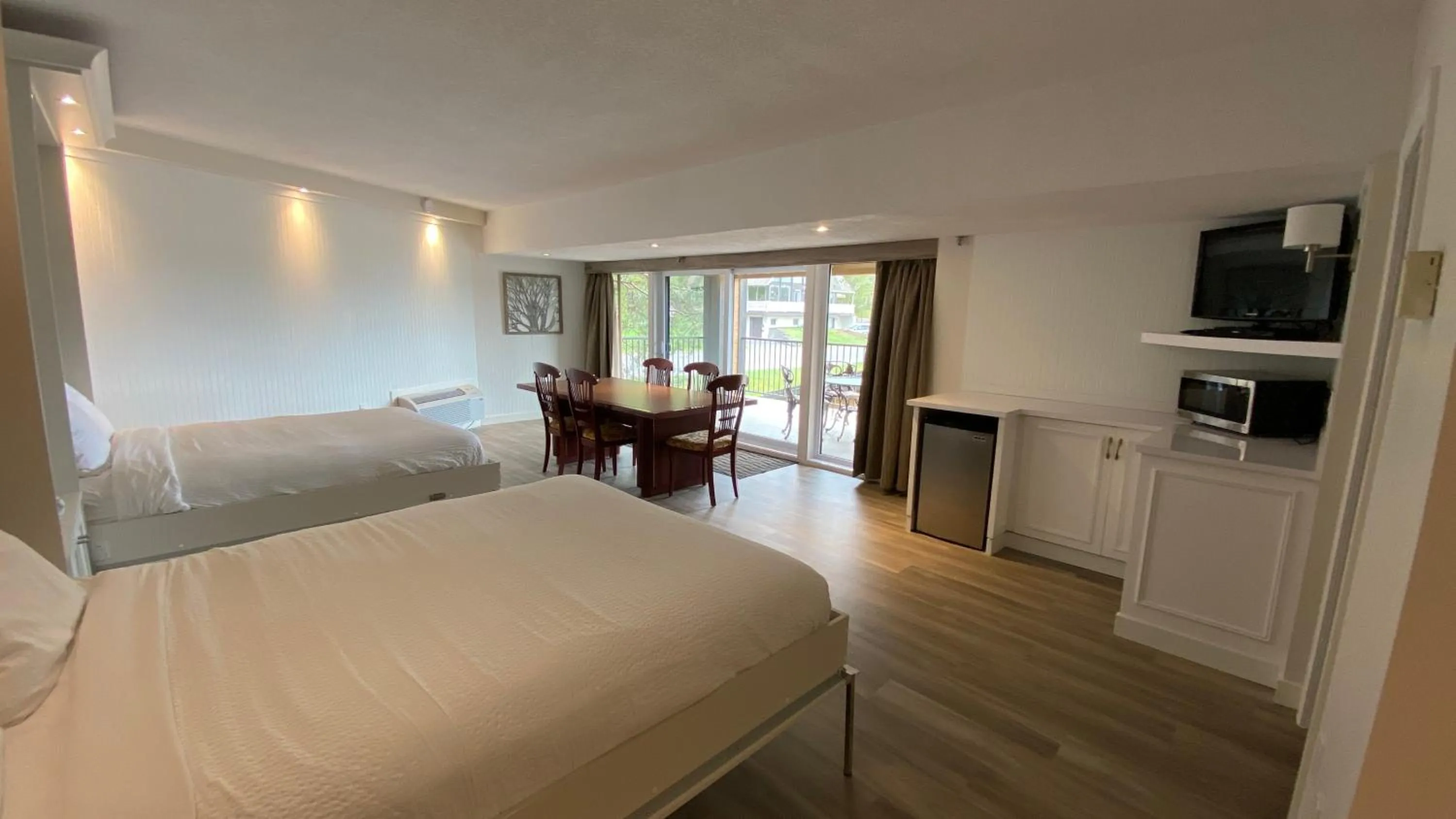 Bed in Le Manoir du Lac Delage