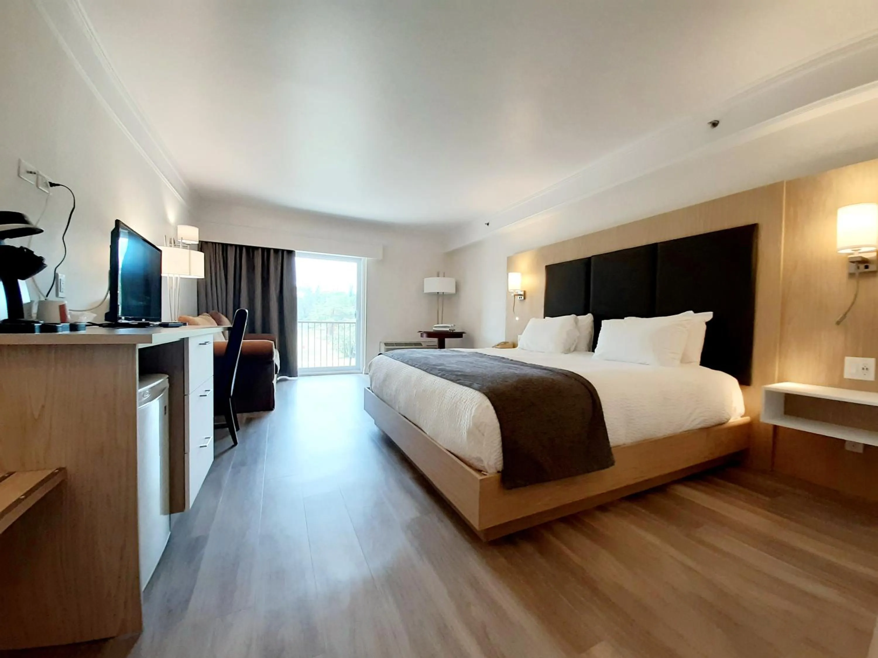 Lake view, Bed in Le Manoir du Lac Delage