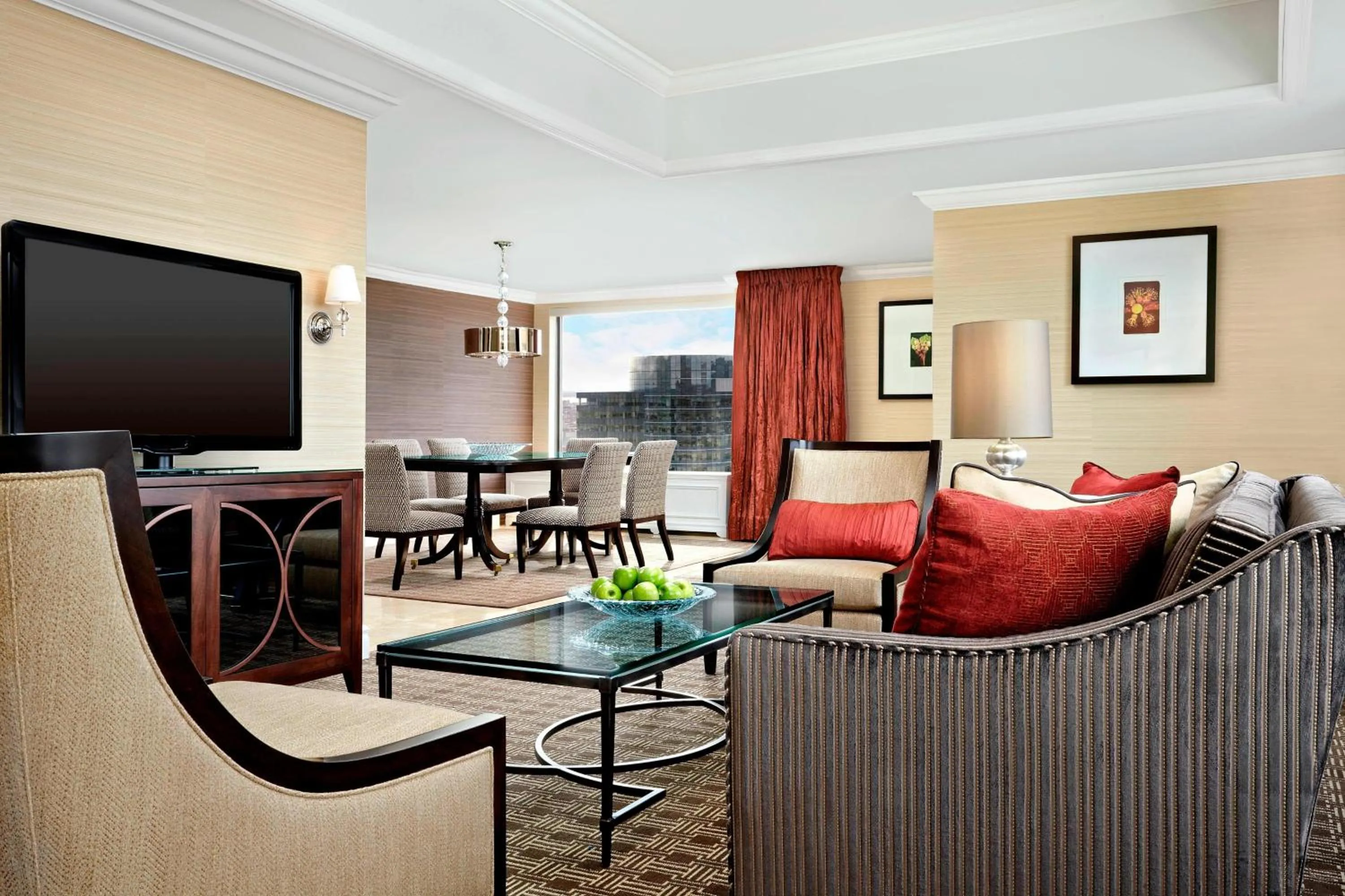 Bedroom in Le Centre Sheraton Montreal Hotel