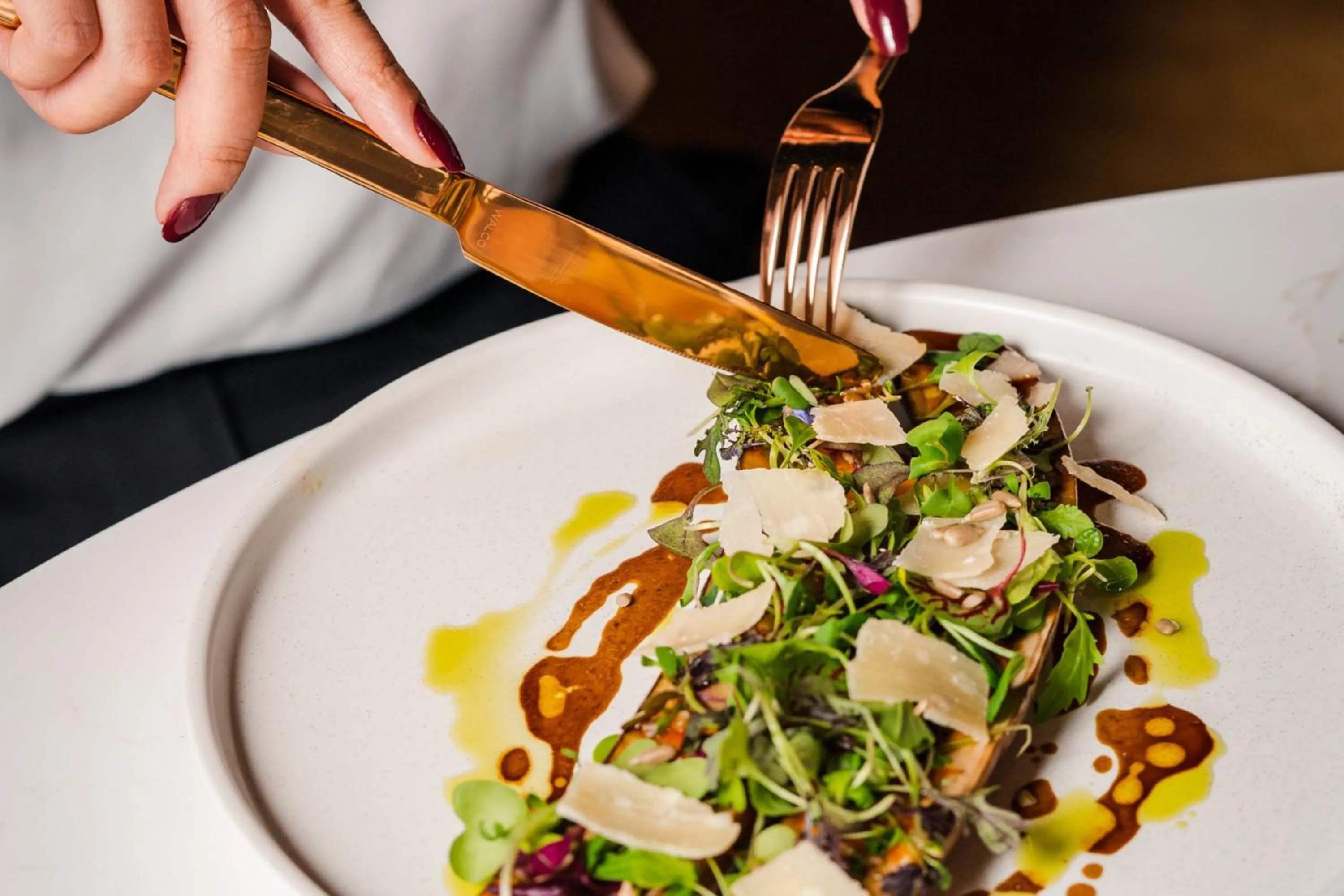 Restaurant/places to eat in Le Centre Sheraton Montreal Hotel