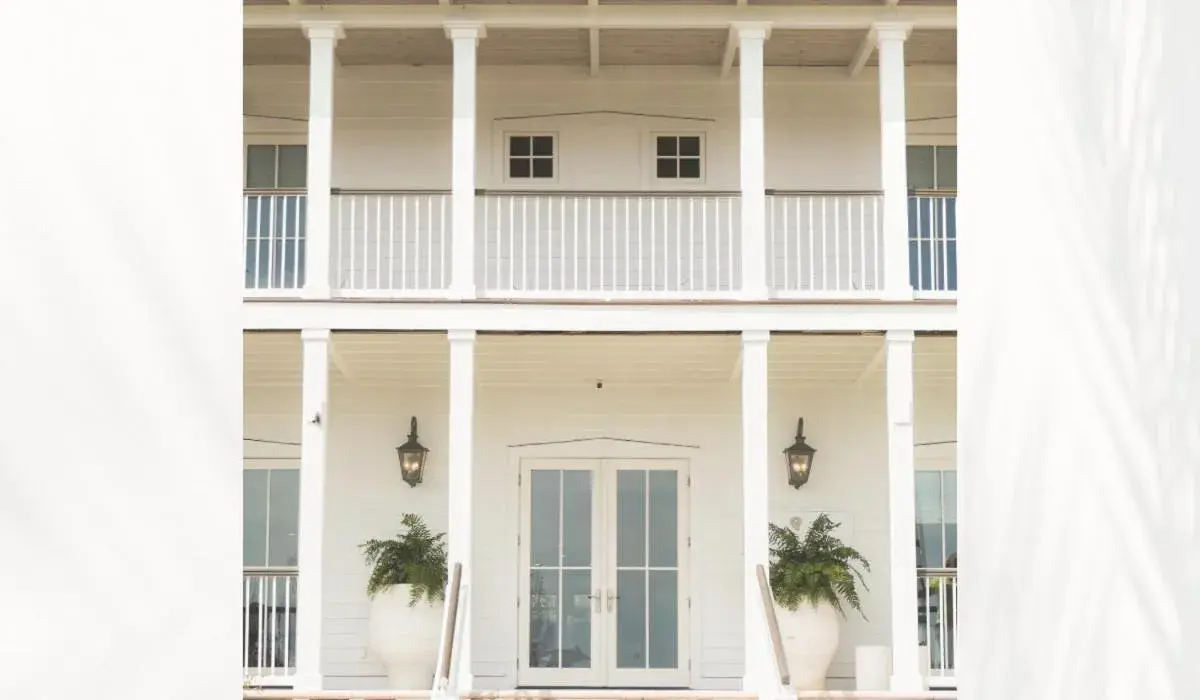 Property building in Oyster Bay Boutique Hotel Property building in Oyster Bay Boutique Hotel