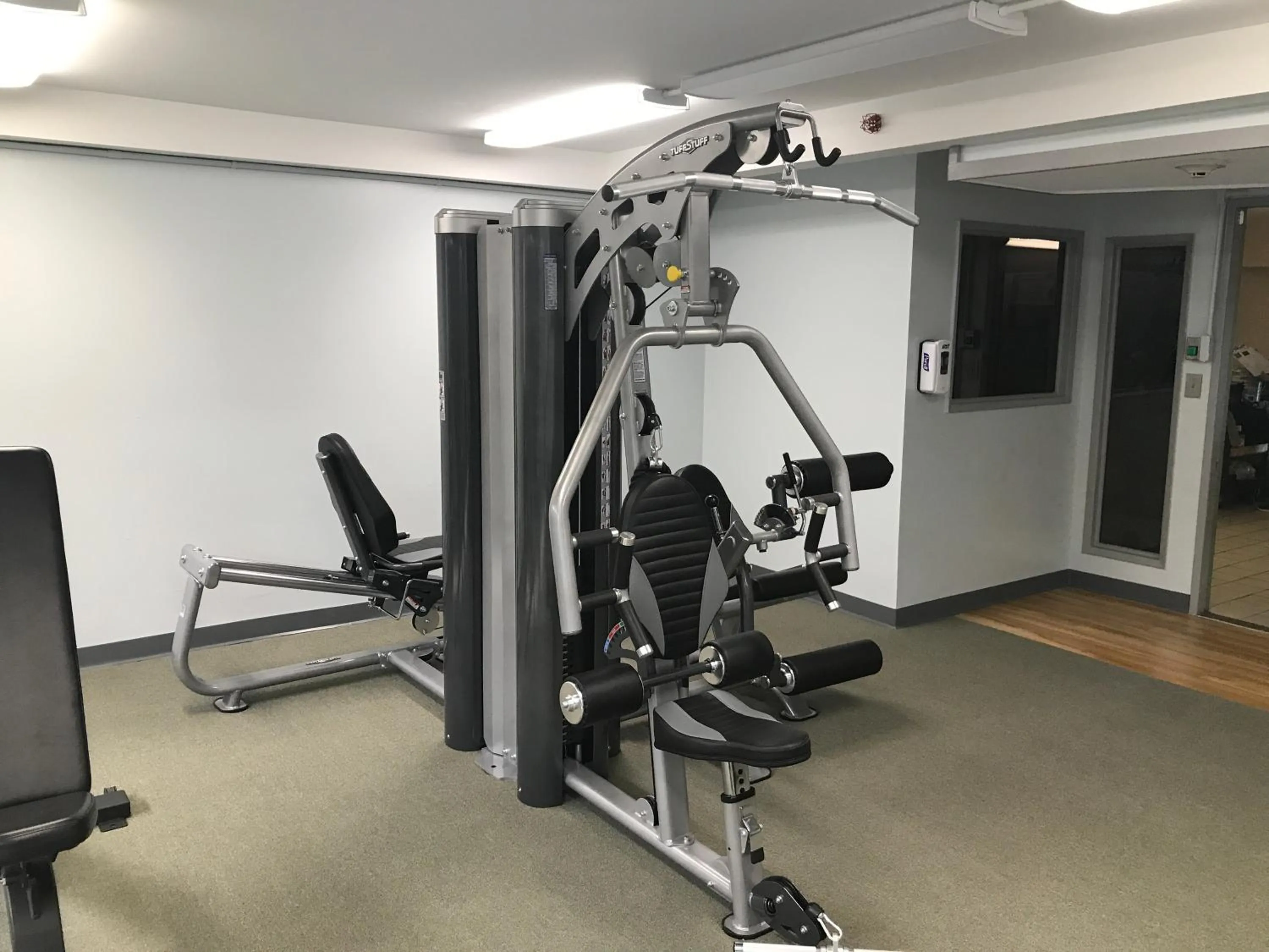 Fitness centre/facilities in Diamond Head View Close to Waikiki Beach with Parking