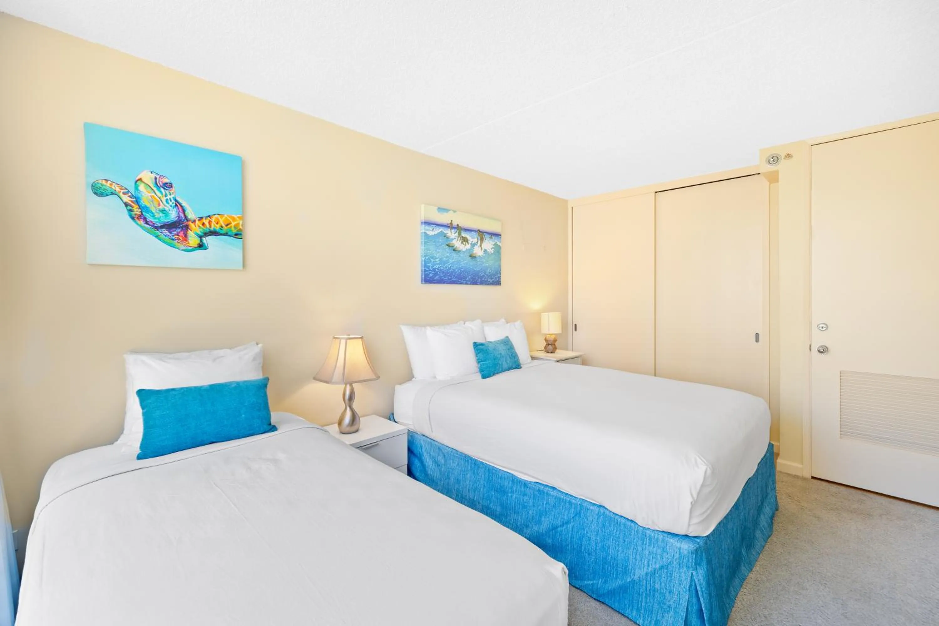 Bed in Diamond Head View Close to Waikiki Beach with Parking