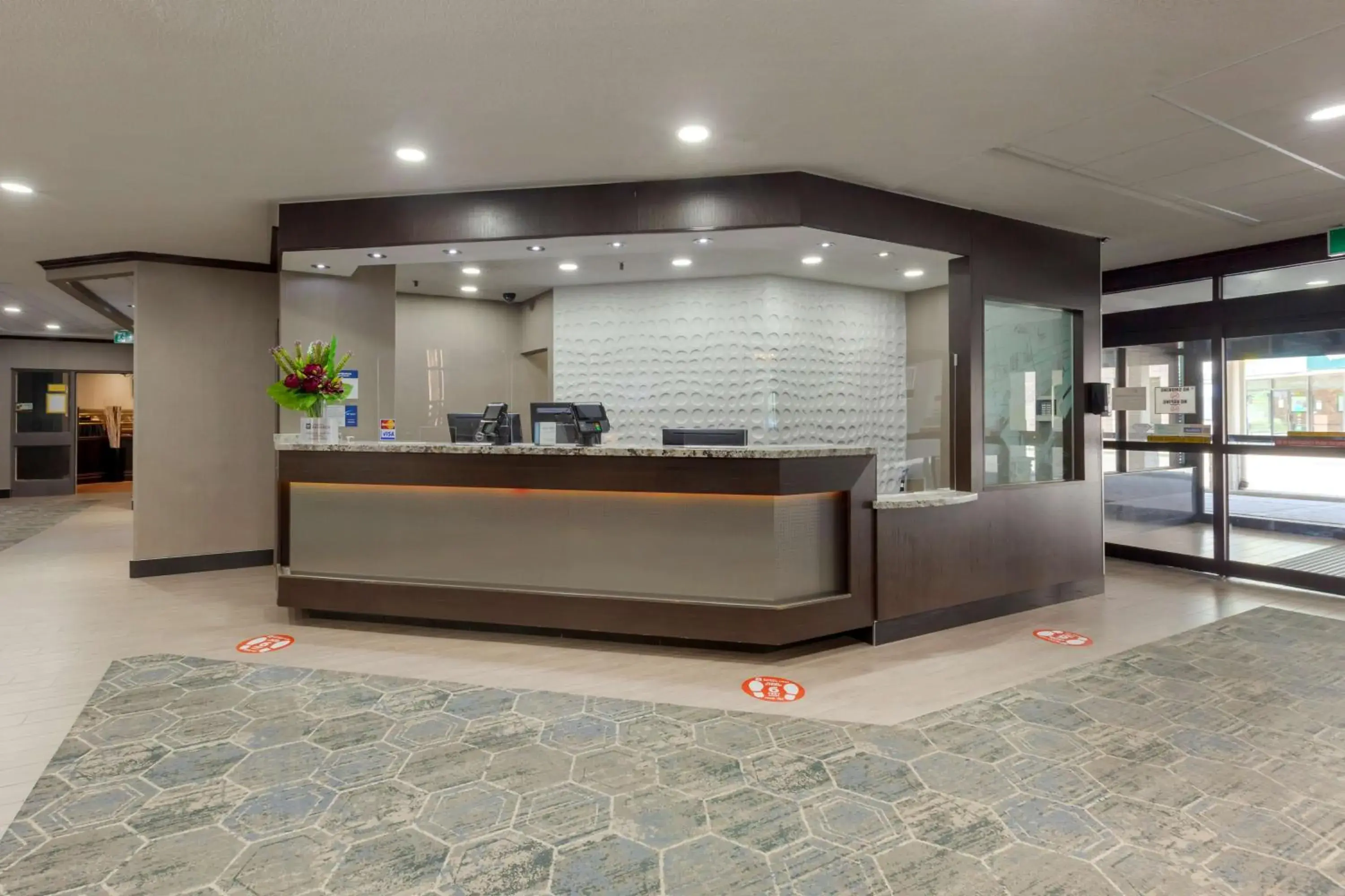 Lobby or reception in Best Western Plus Toronto Airport Hotel Lobby or reception in Best Western Plus Toronto Airport Hotel