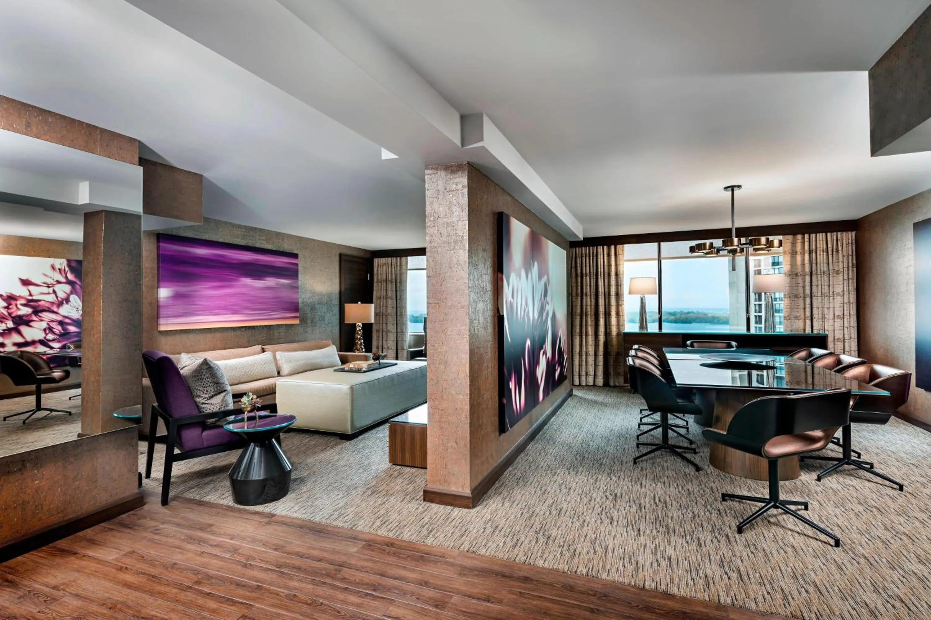 Living room in The Westin Harbour Castle, Toronto