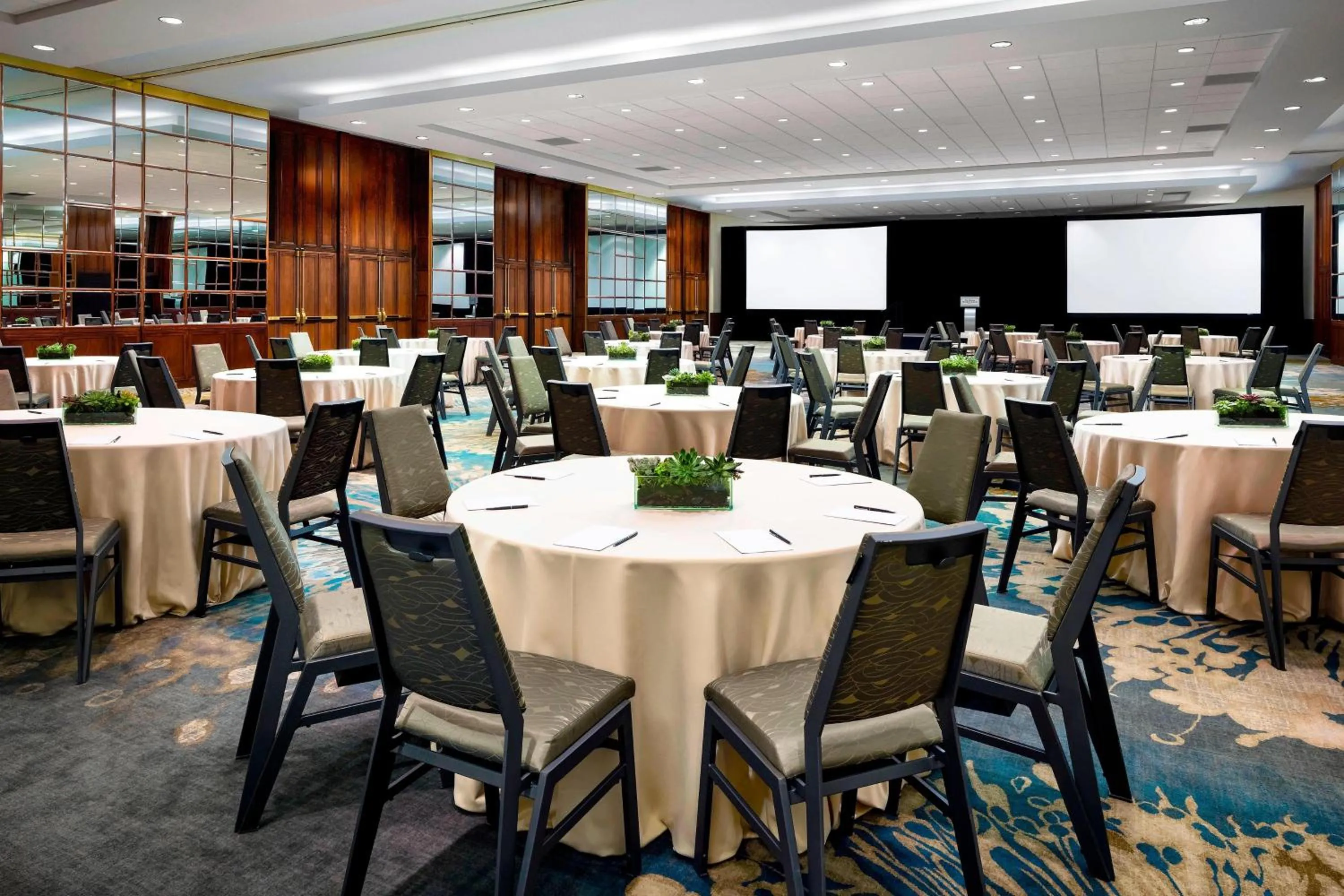 Meeting/conference room in The Westin Harbour Castle, Toronto