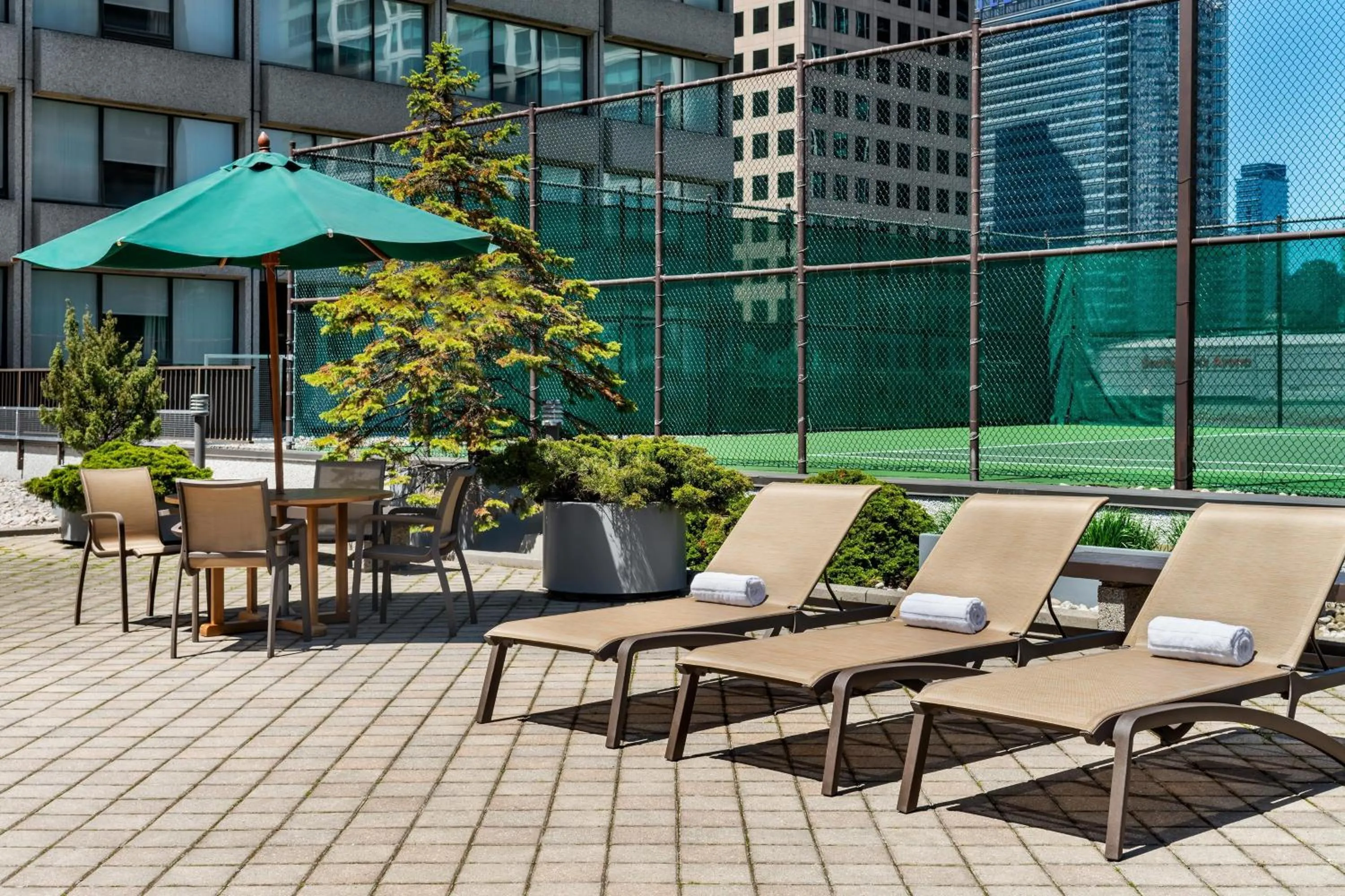 Tennis court in The Westin Harbour Castle, Toronto