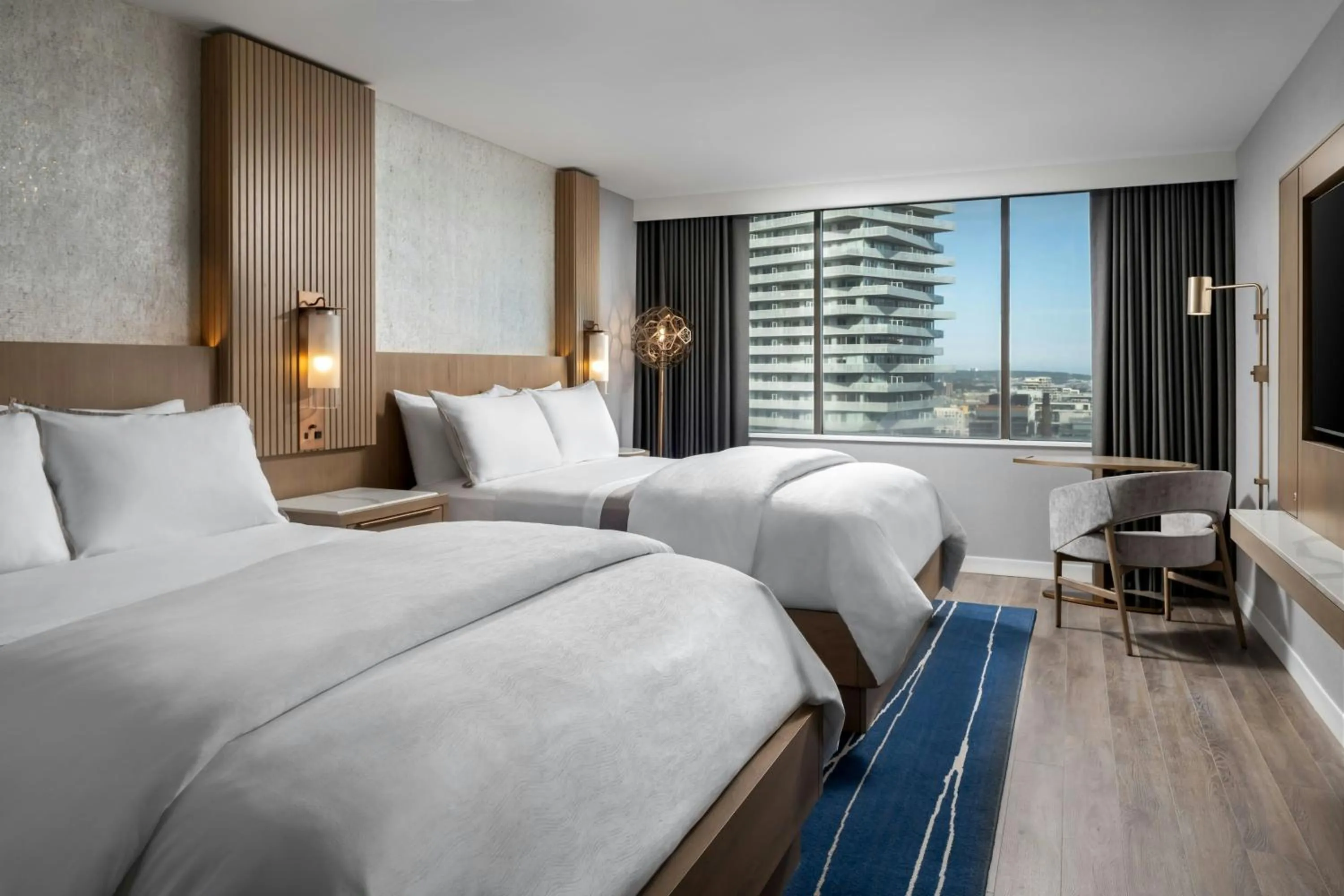 Photo of the whole room, Bed in The Westin Harbour Castle, Toronto