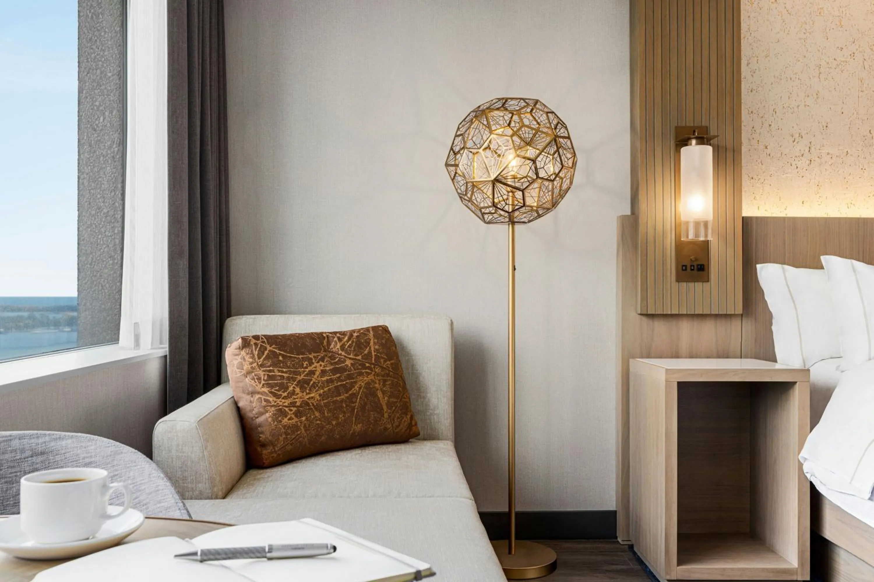 Photo of the whole room, Bed in The Westin Harbour Castle, Toronto