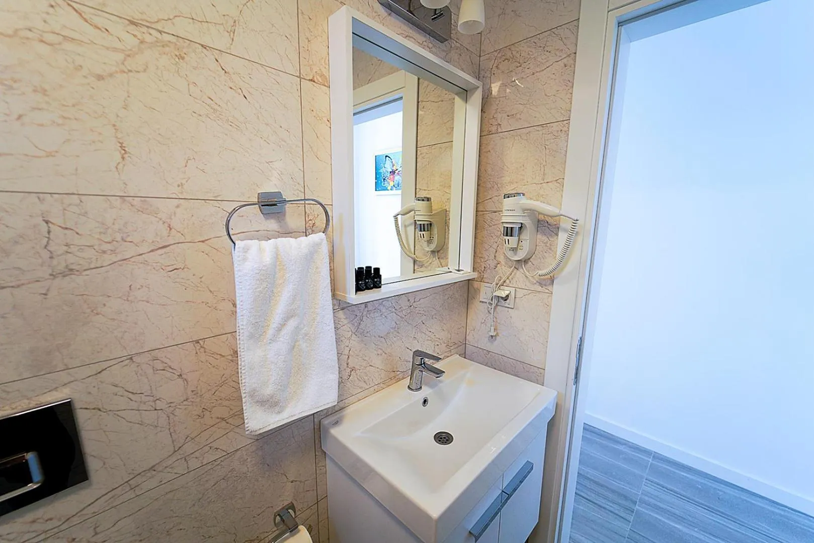 Bathroom in Tepehan by Özkul