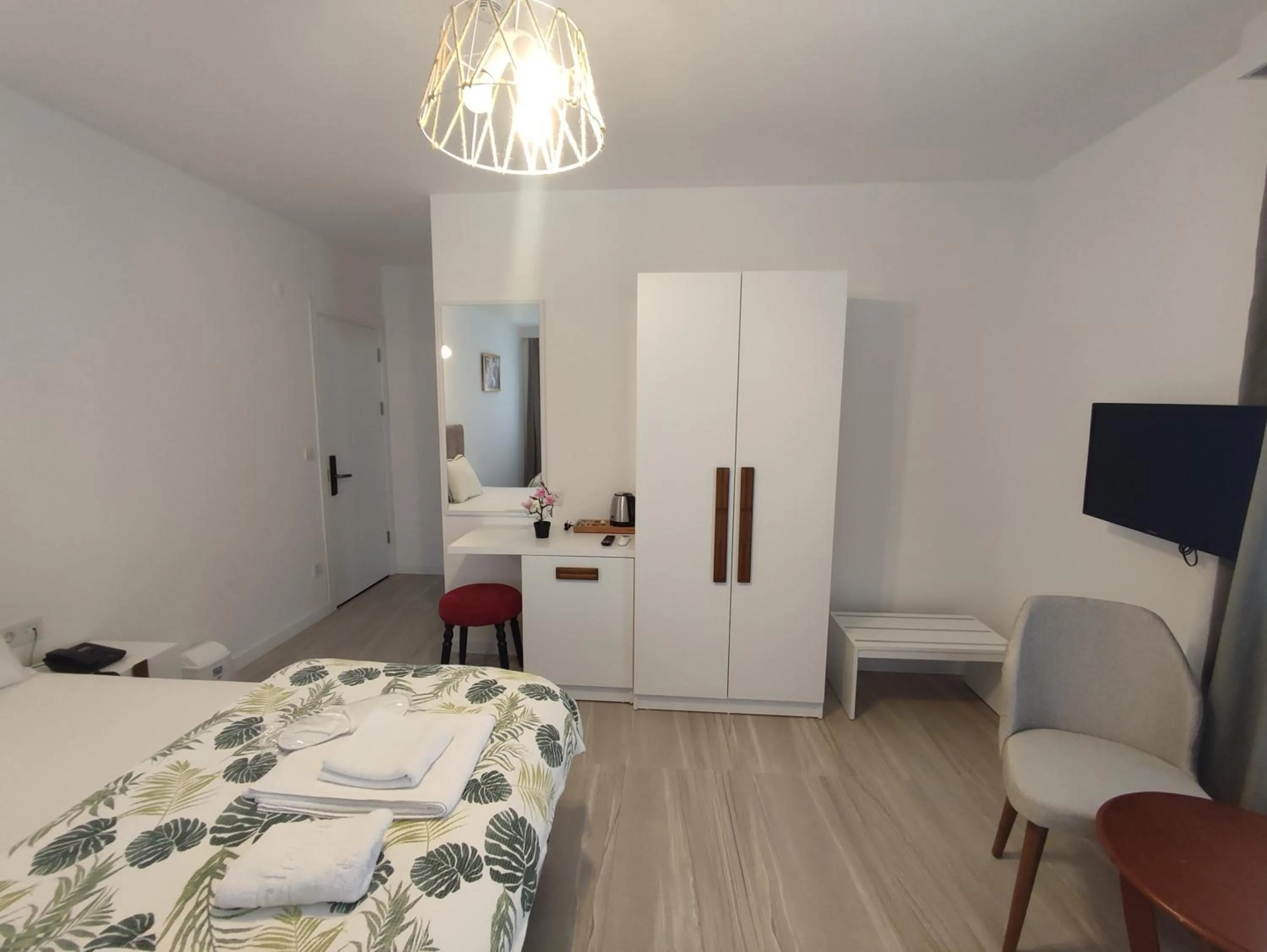 Photo of the whole room, Bed in Tepehan by Özkul