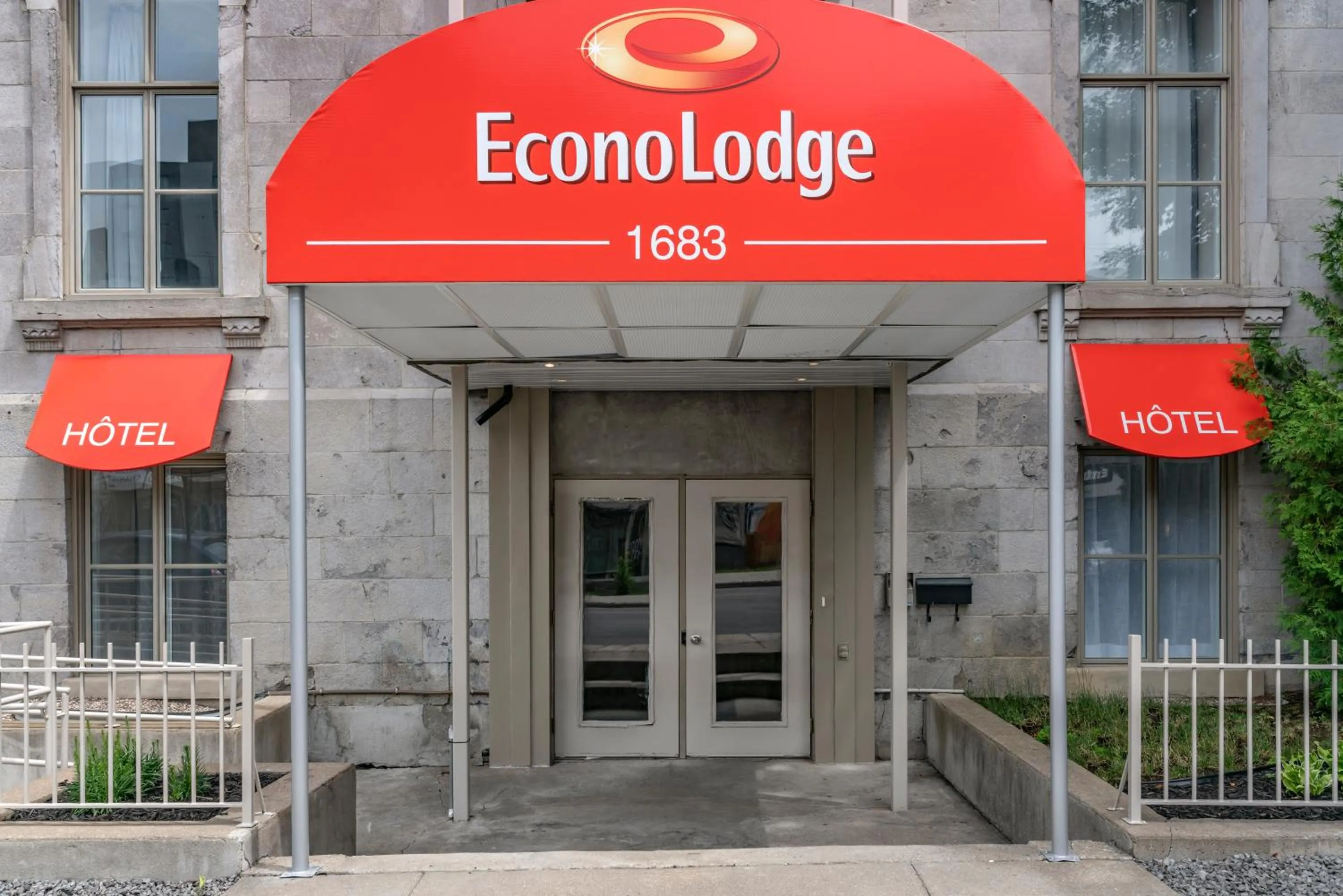 Facade/entrance in Econo Lodge