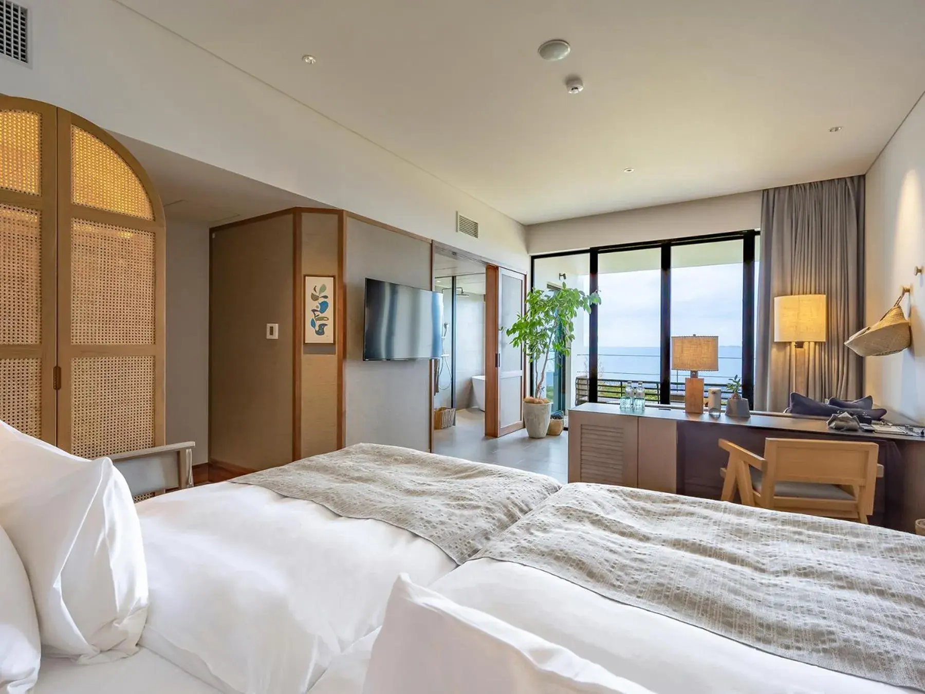 View (from property/room), Bed in One Suite THE GRAND View (from property/room), Bed in One Suite THE GRAND