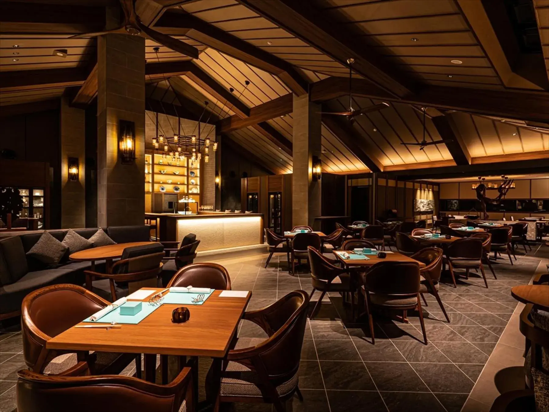 Restaurant/places to eat in One Suite THE GRAND Restaurant/places to eat in One Suite THE GRAND