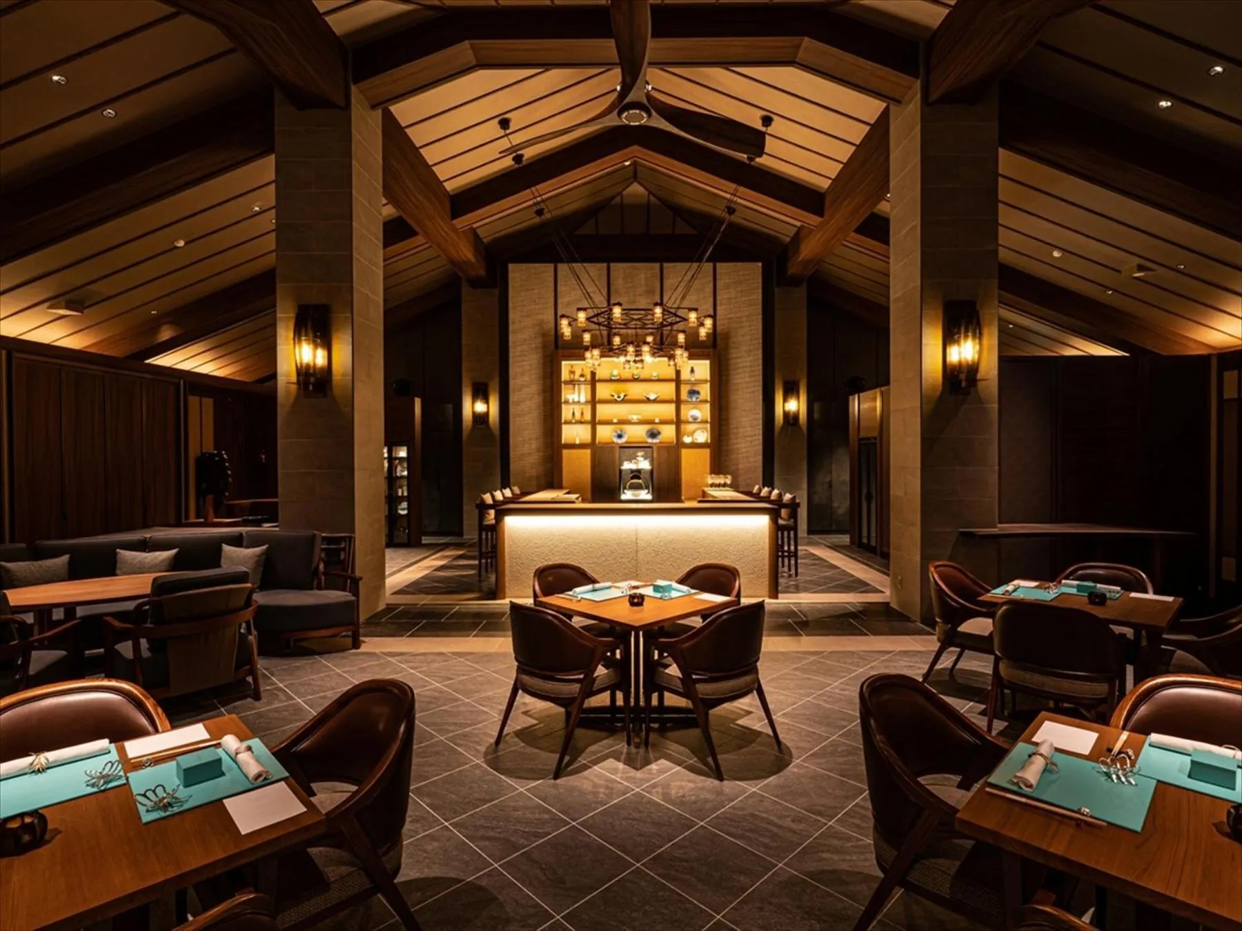 Restaurant/places to eat in One Suite THE GRAND