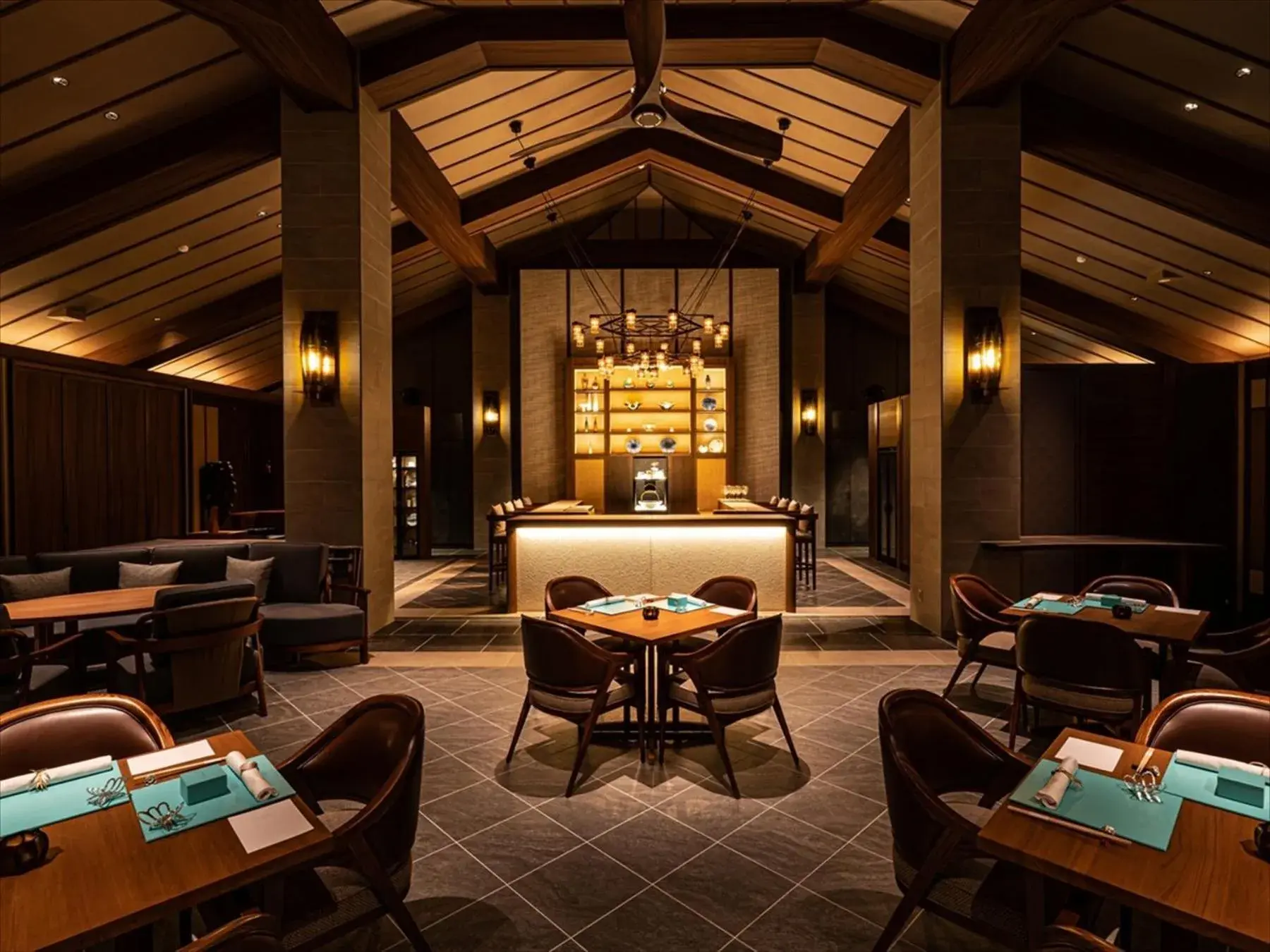 Restaurant/places to eat in One Suite THE GRAND Restaurant/places to eat in One Suite THE GRAND