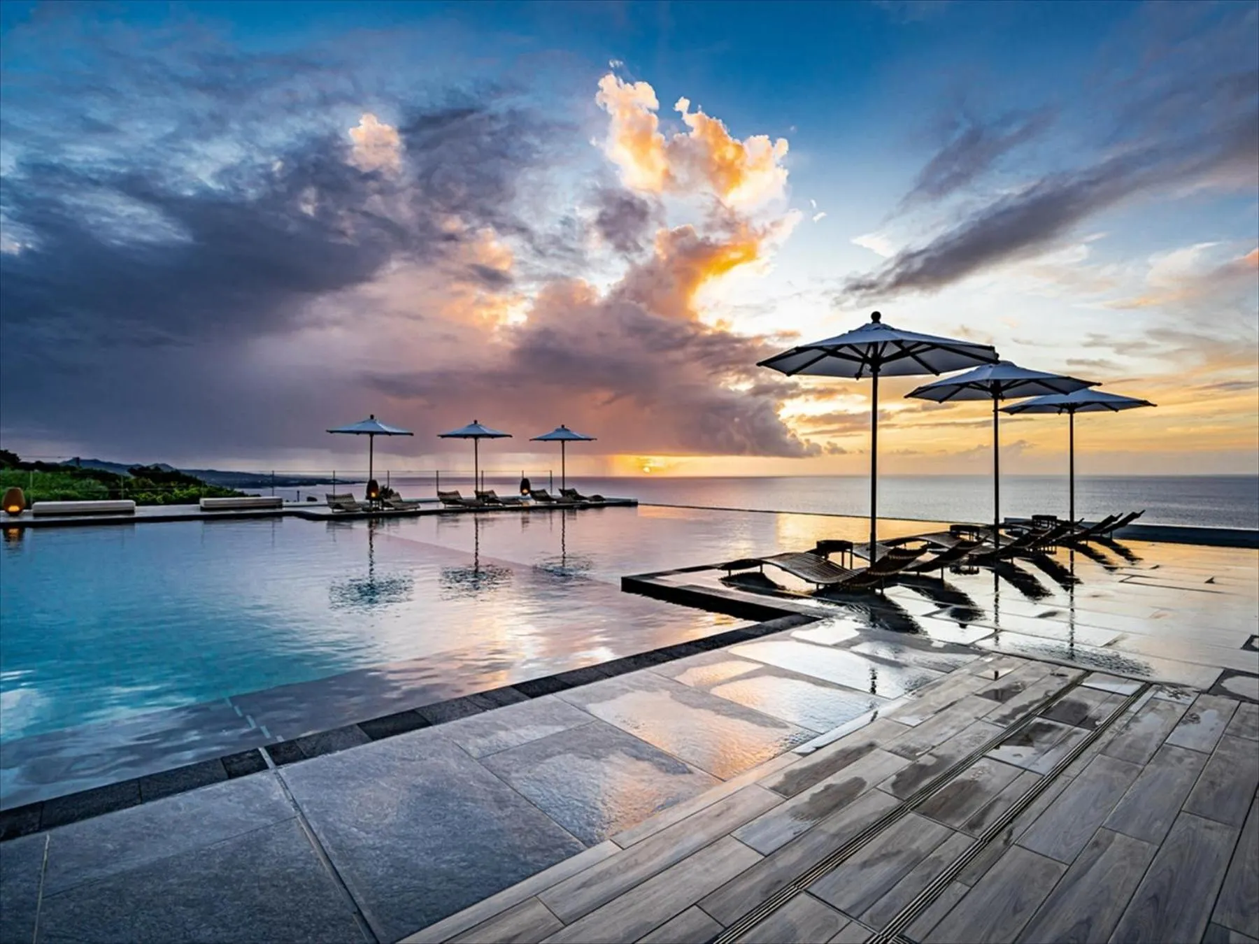 Swimming pool in One Suite THE GRAND