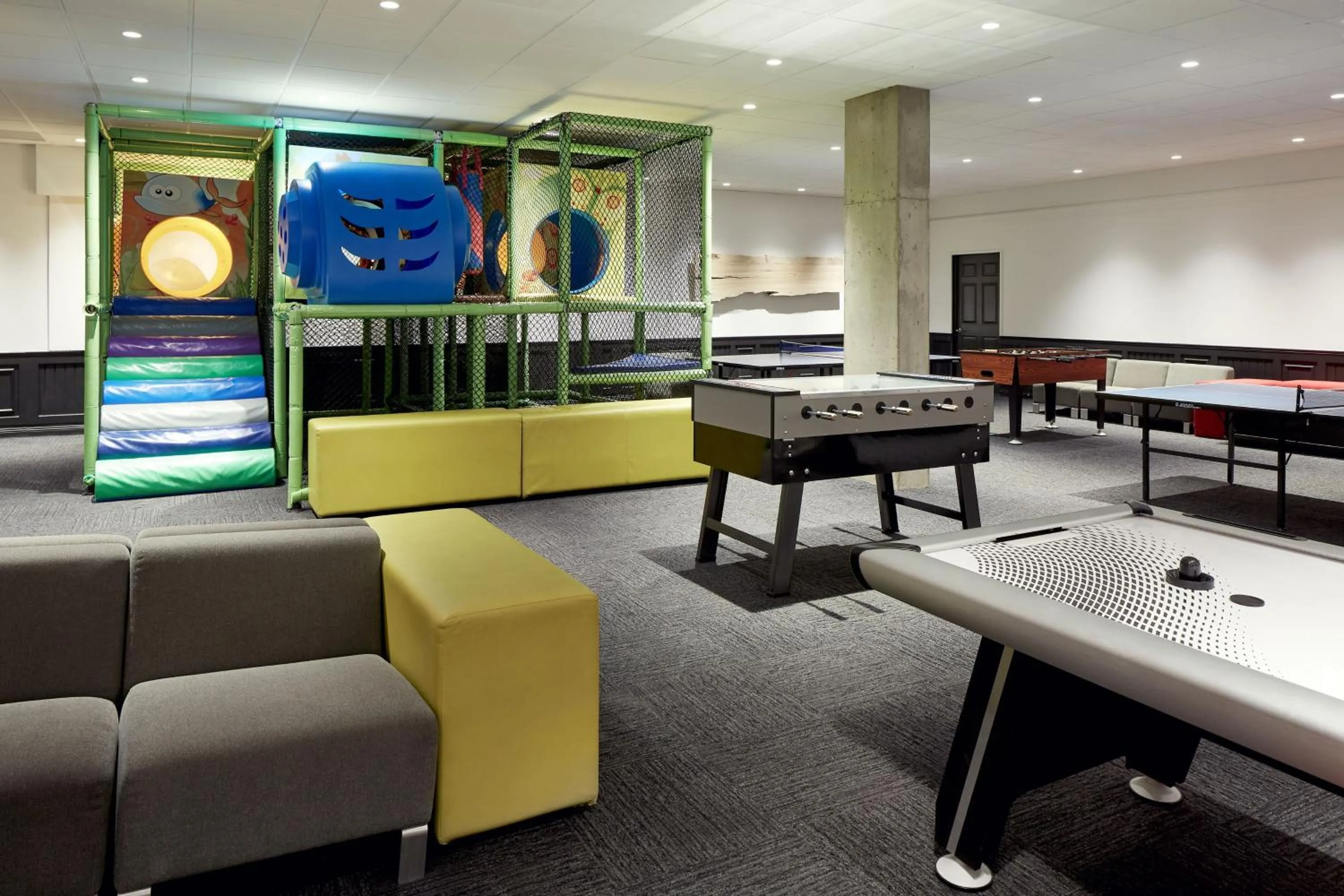 Game Room in Delta Hotels by Marriott Mont Sainte-Anne, Resort & Convention Center
