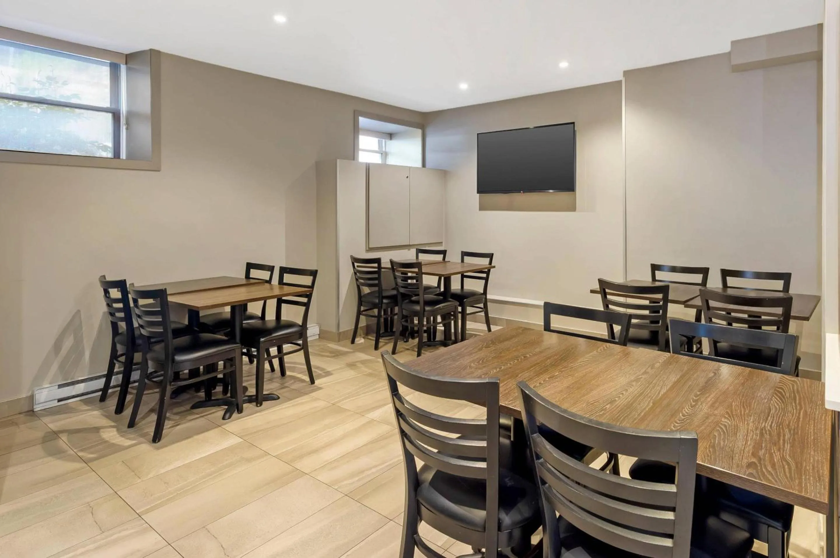 Breakfast in Quality Inn Centre-Ville