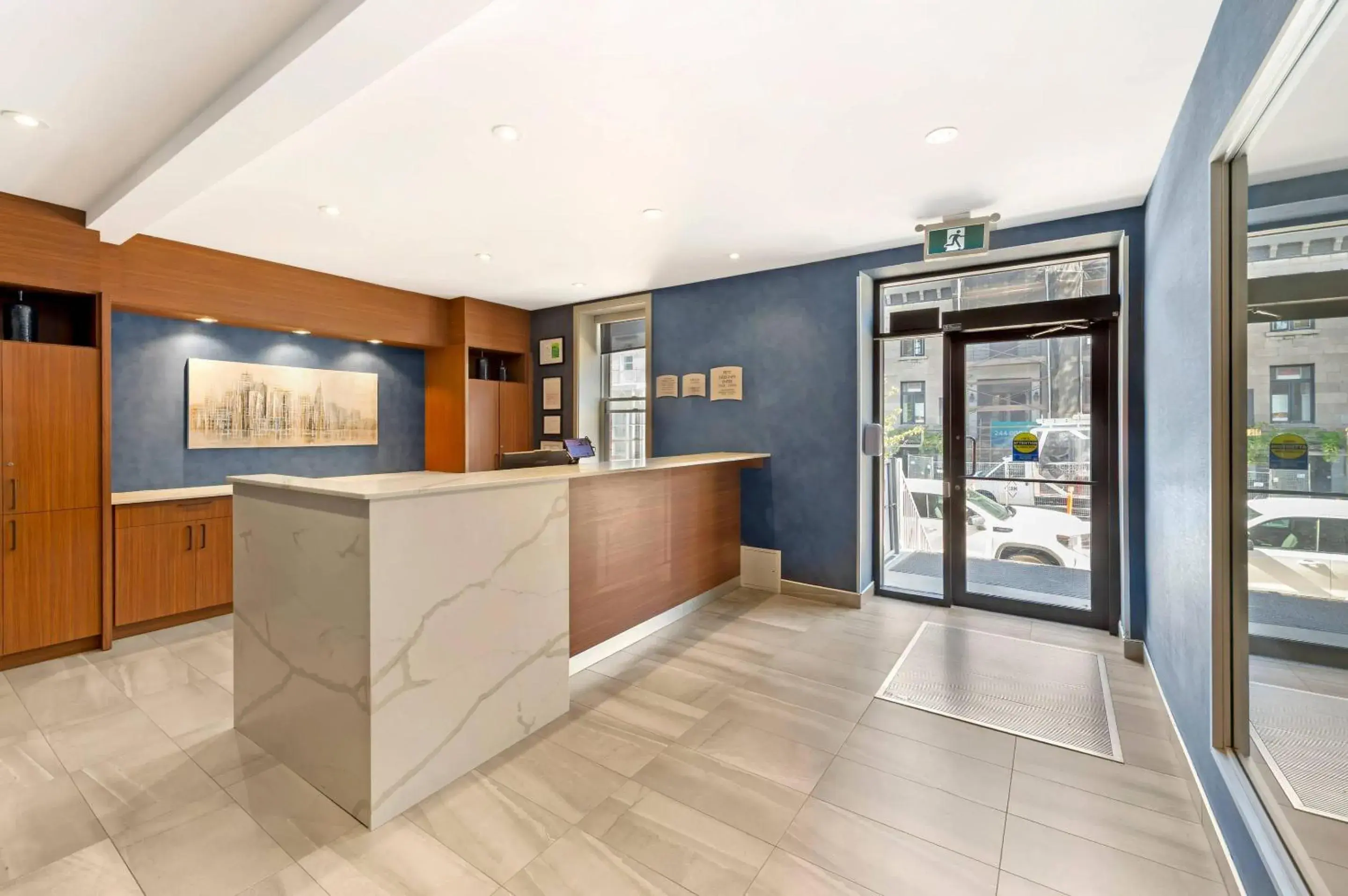 Lobby or reception in Quality Inn Centre-Ville Lobby or reception in Quality Inn Centre-Ville