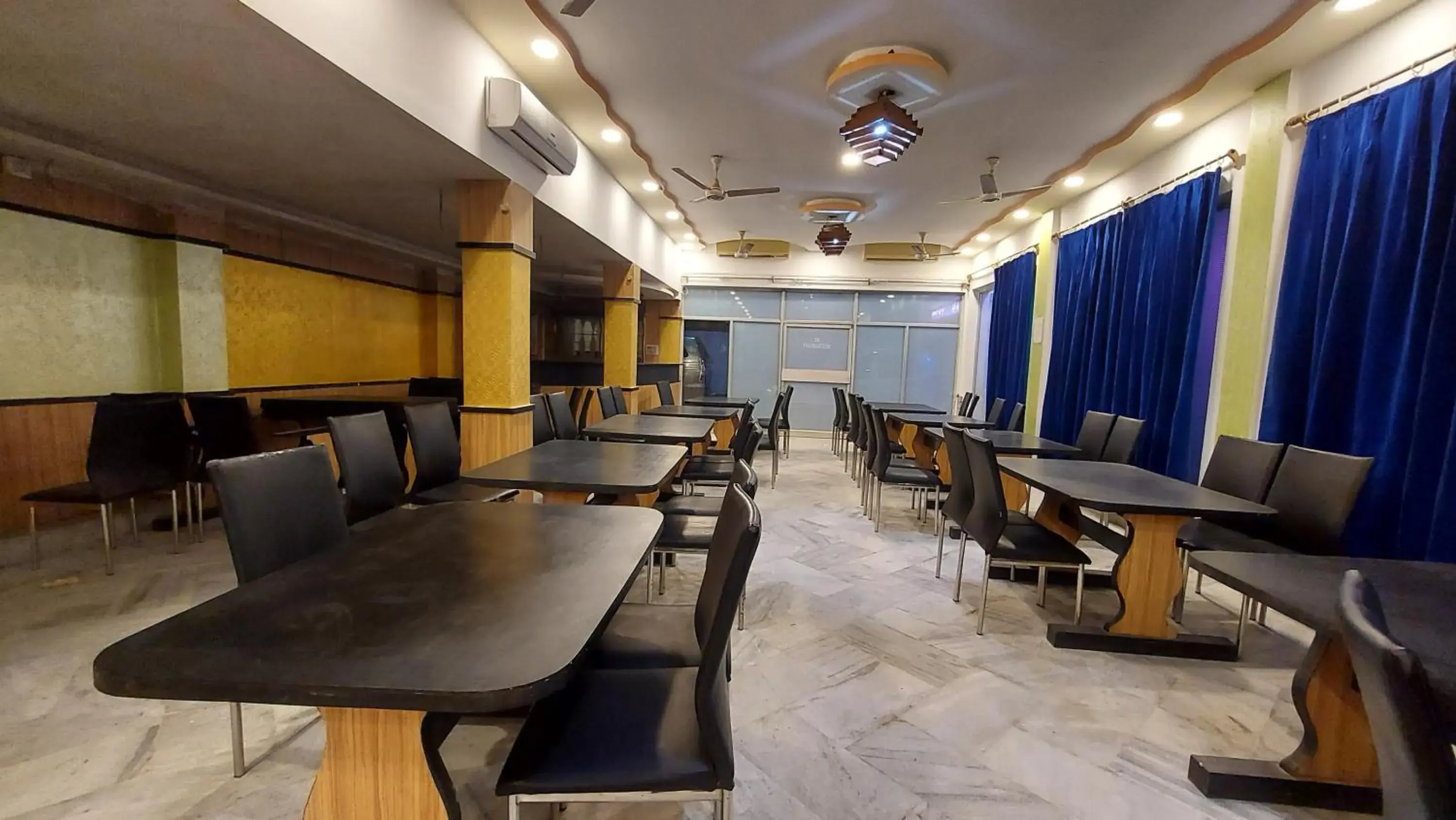 Restaurant/places to eat in Swastik Resort Tajpur Restaurant/places to eat in Swastik Resort Tajpur