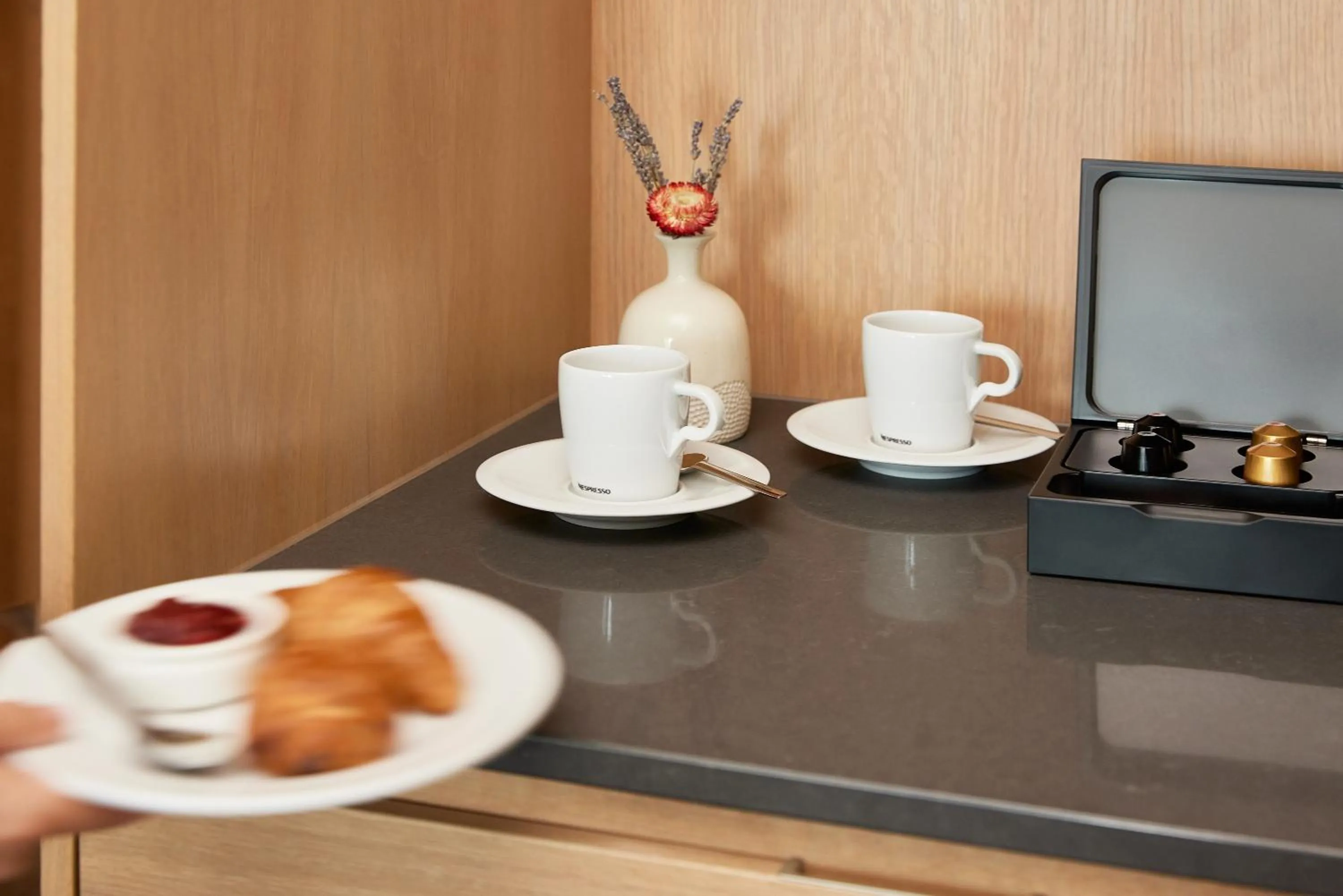 Coffee/tea facilities in Hôtel de l'ITHQ