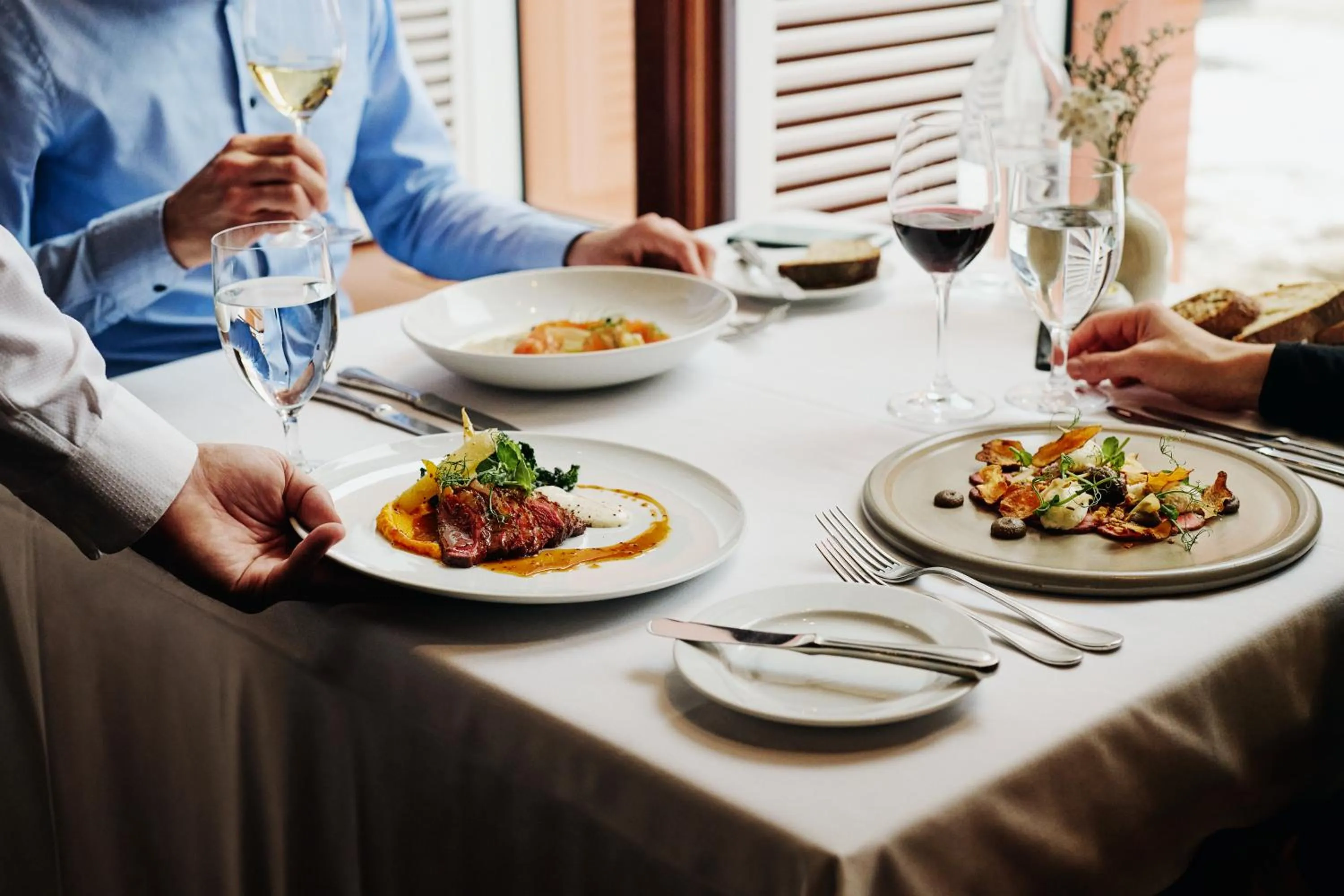 Restaurant/places to eat in Hôtel de l'ITHQ