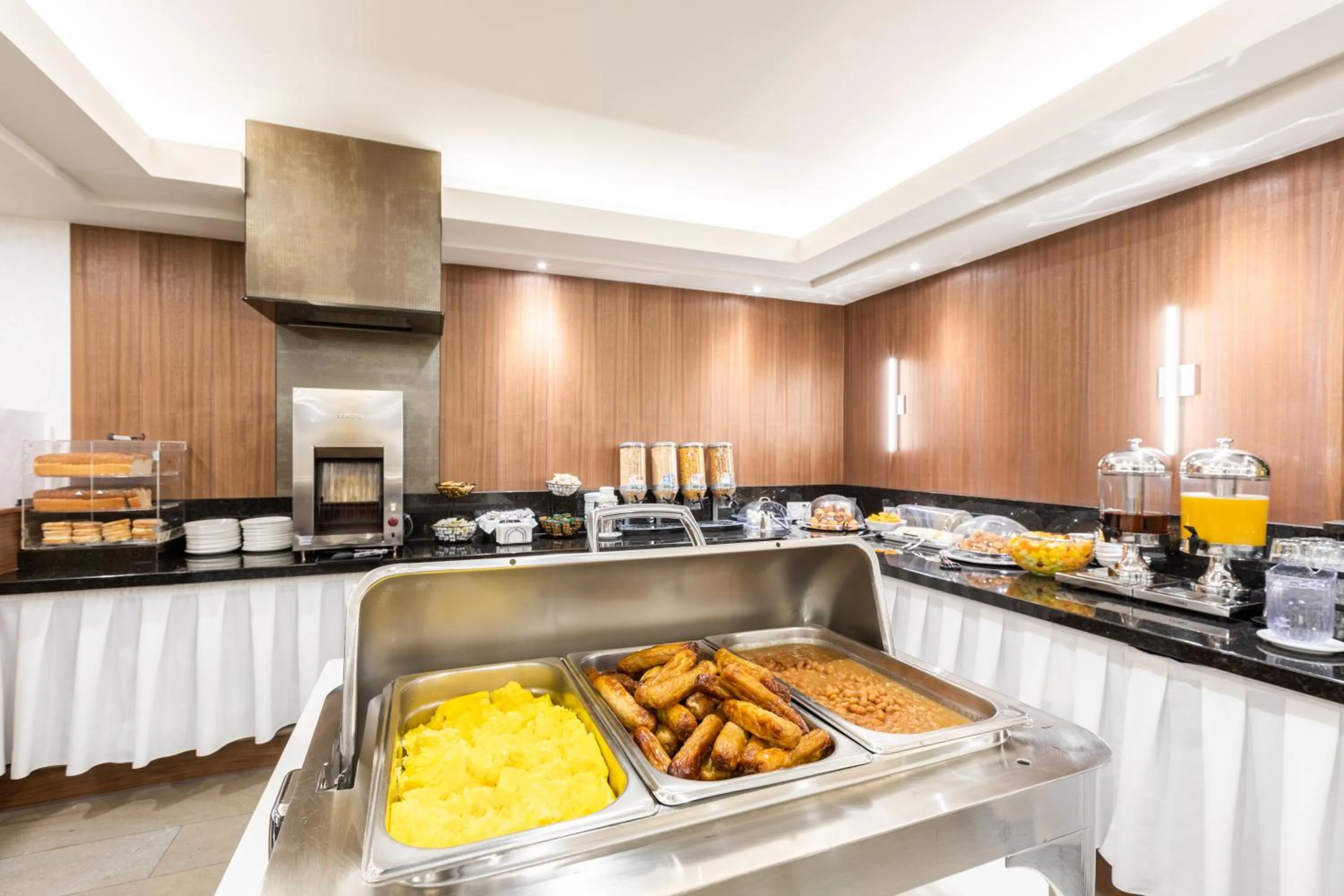 Breakfast in Hôtel WelcomInns