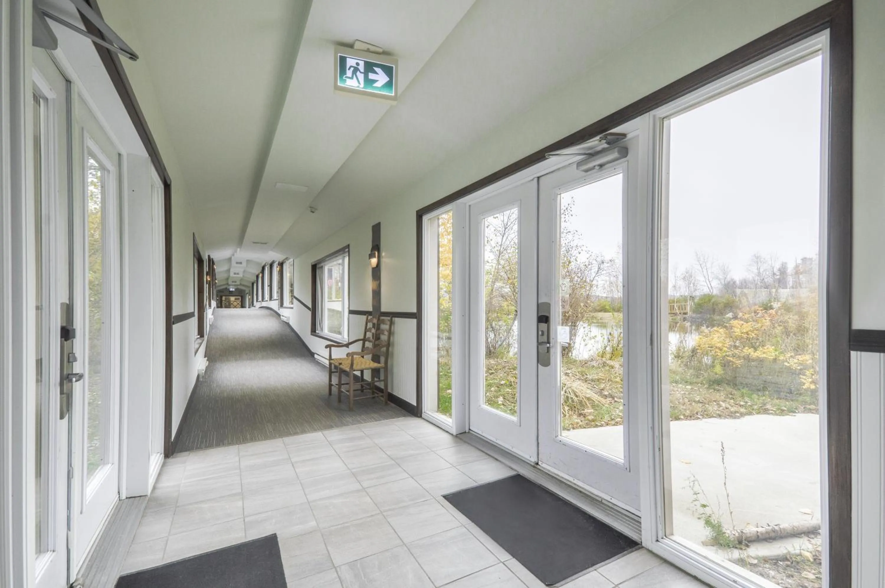 Lobby or reception in Auberge du Lac Taureau et Condos