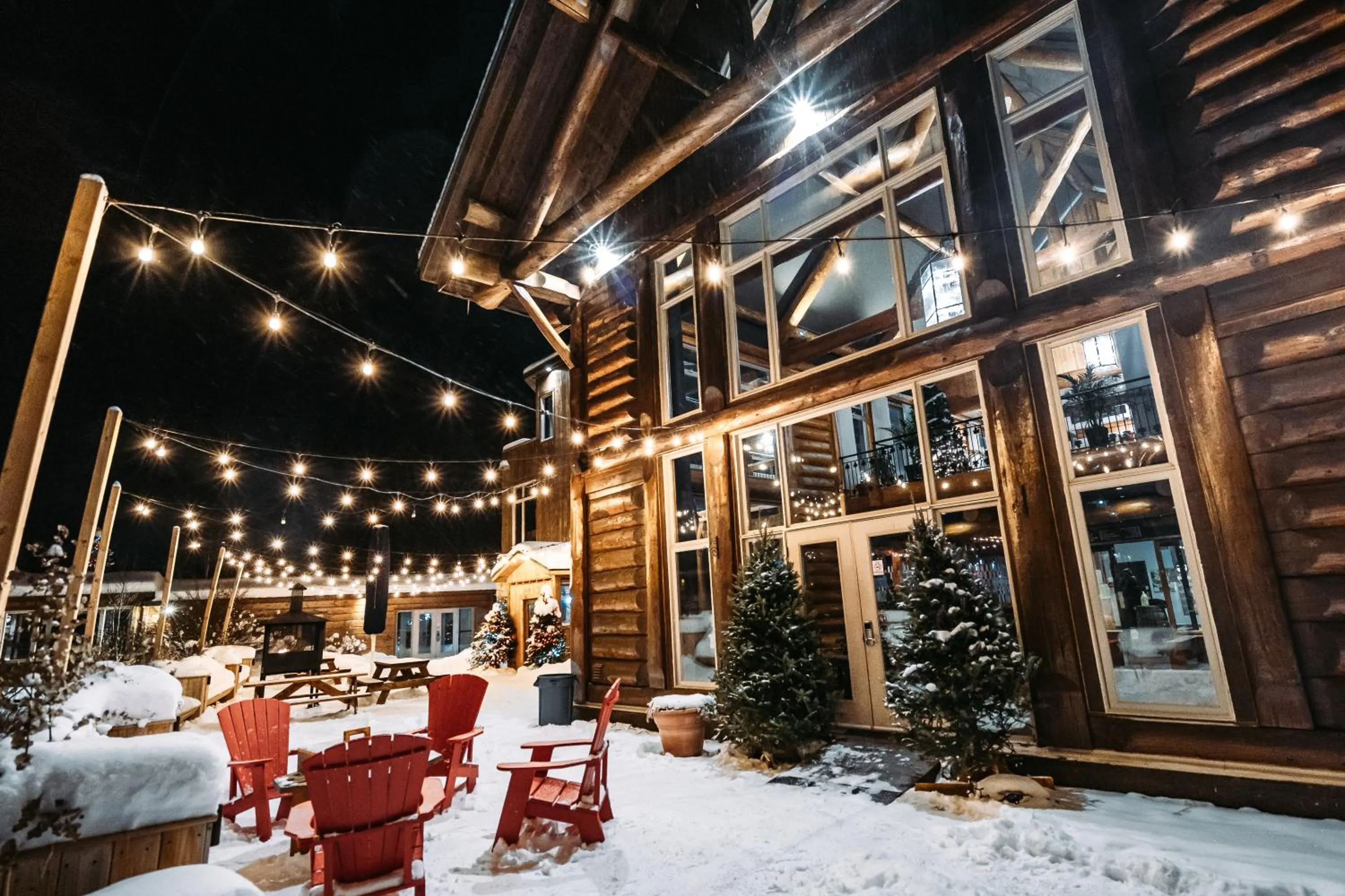 Property building in Auberge du Lac Taureau et Condos