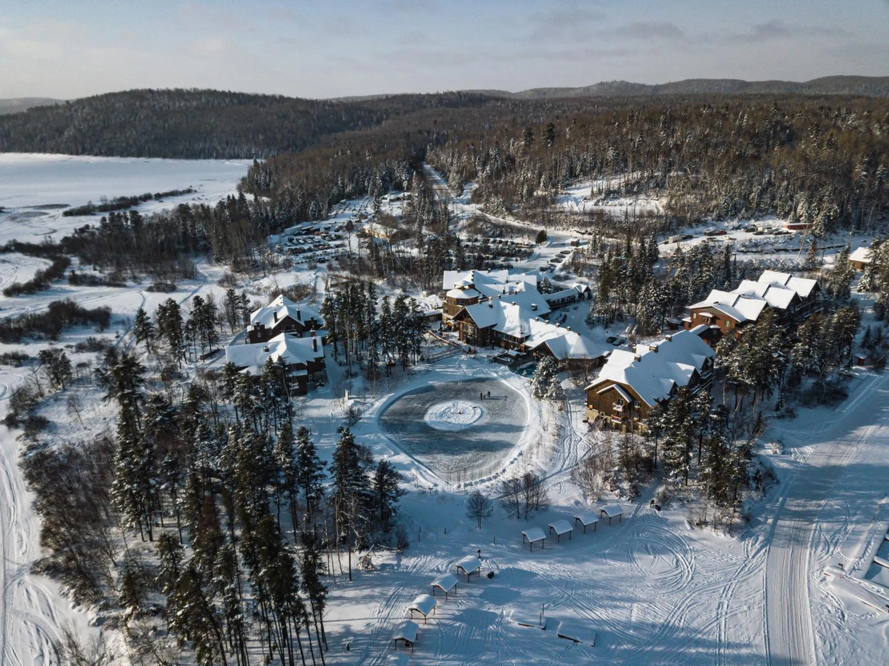 Bird's eye view in Auberge du Lac Taureau et Condos