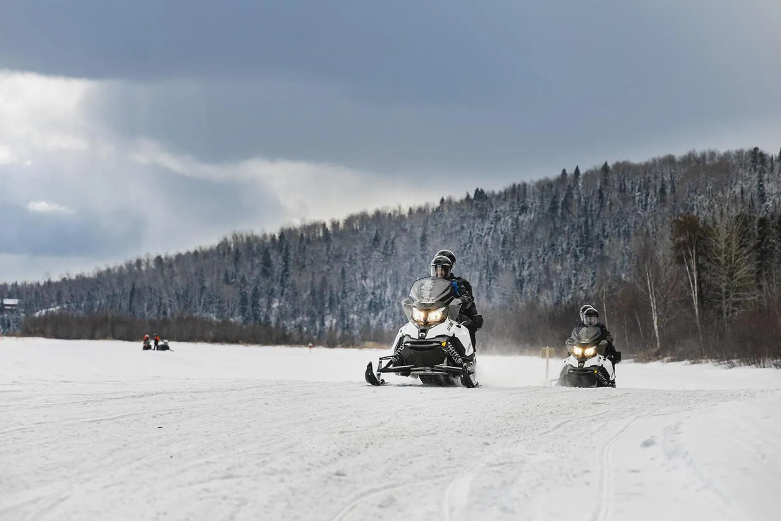 Winter in Auberge du Lac Taureau et Condos